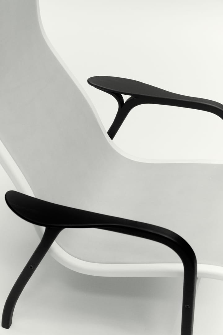 Sillón Lamino Duality, Esmaltado negro Swedese