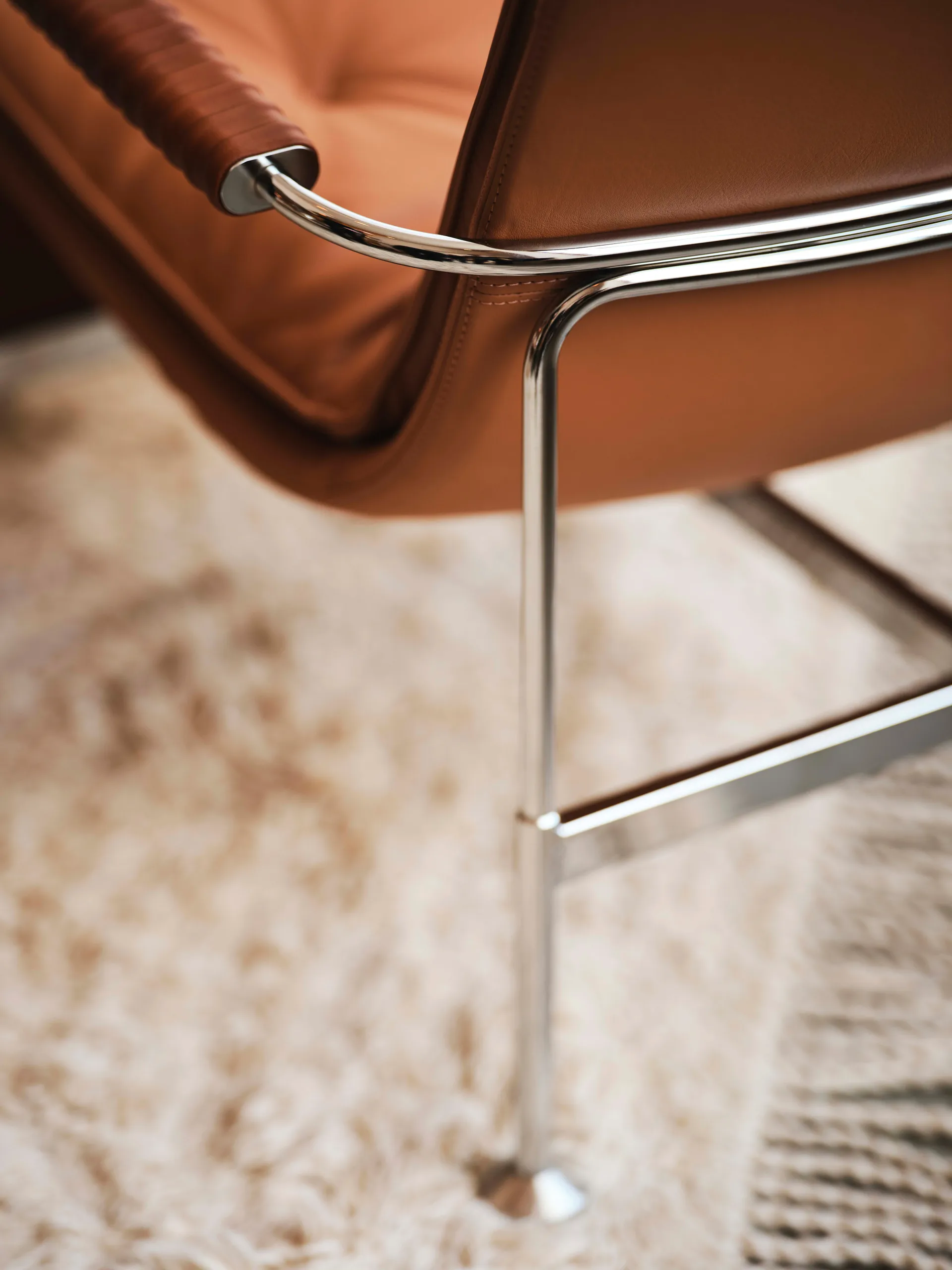 Sillón Serpentine, Piel Elmo Soft marrón oscuro-Tärnsjö Tobacco Swedese