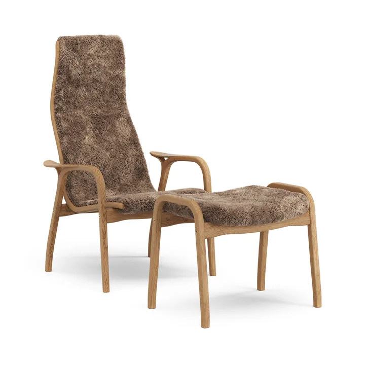 Sillón y reposapiés de roble aceitado/piel de oveja Lamino - Sahara (marrón nougat) - Swedese
