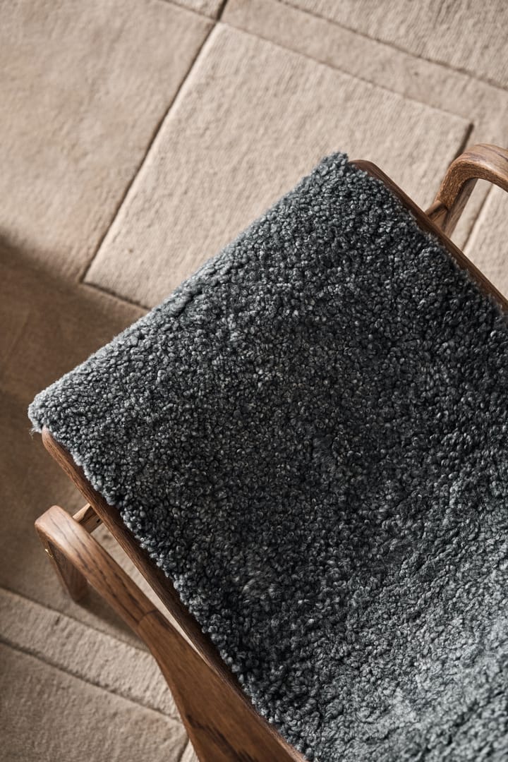 Sillón y reposapiés Lamino roble/piel de oveja Special Edition, Rubio Monocoat Chocolate-Charcoal Swedese