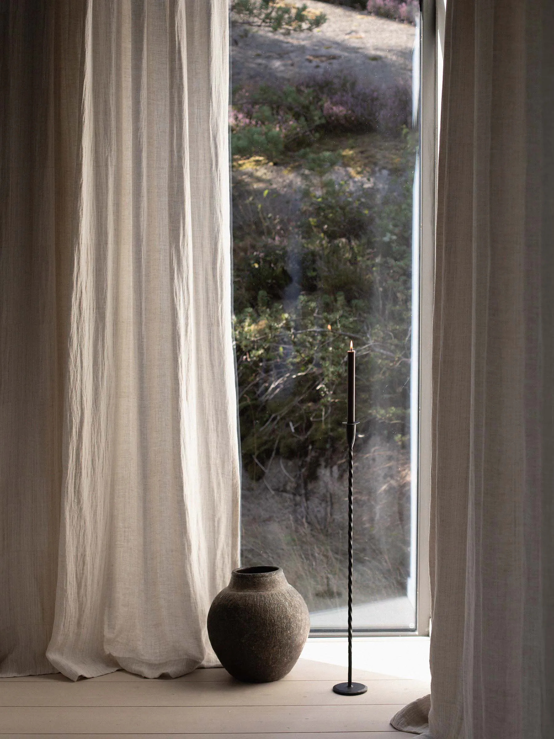 Candelabro de suelo Twist 80 cm, Negro Tell Me More