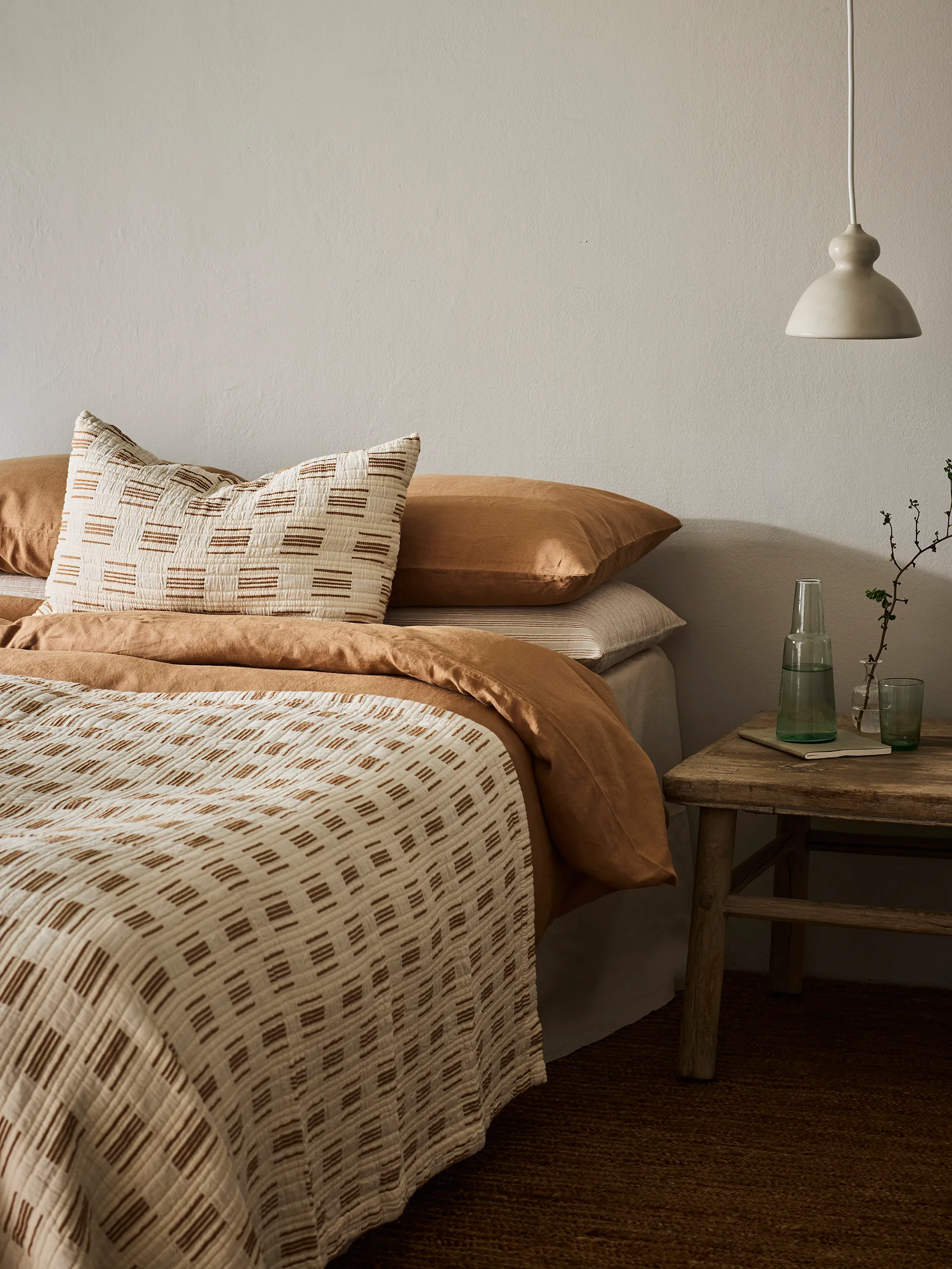 Colcha Julien180x260 cm, Off-white-rojo óxido Tell Me More