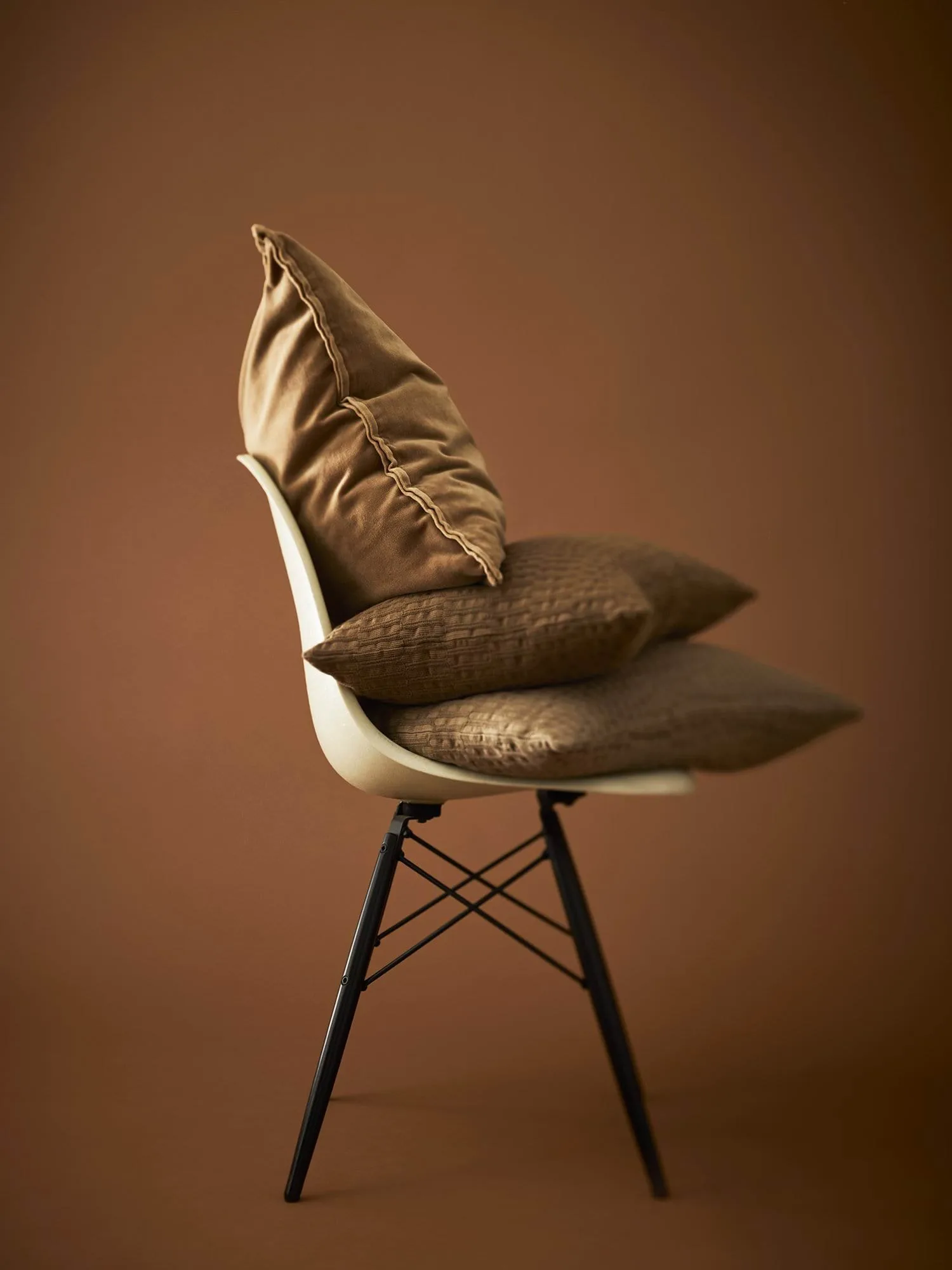 Funda de cojín Claire, Mud brown, 40x60 cm Tell Me More