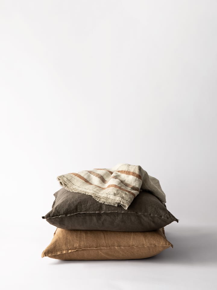 Funda de cojín Washed Linen 50x50 cm, Avellana Tell Me More