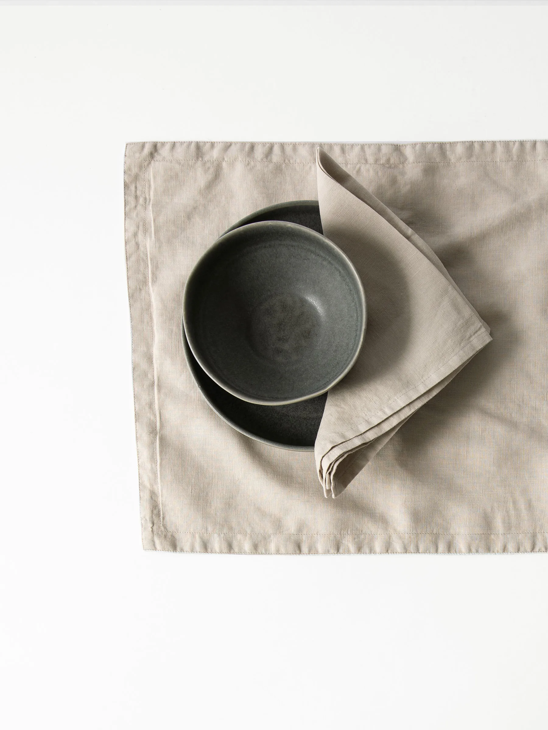 Mantel individual lino Tell Me More 35x50 cm, Gris cálido Tell Me More