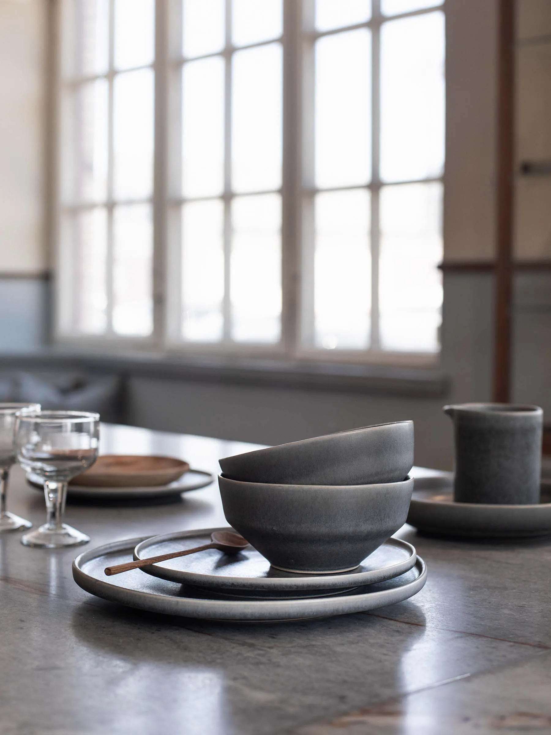 Plato Centro Ø22,5 cm, Soft grey Tell Me More