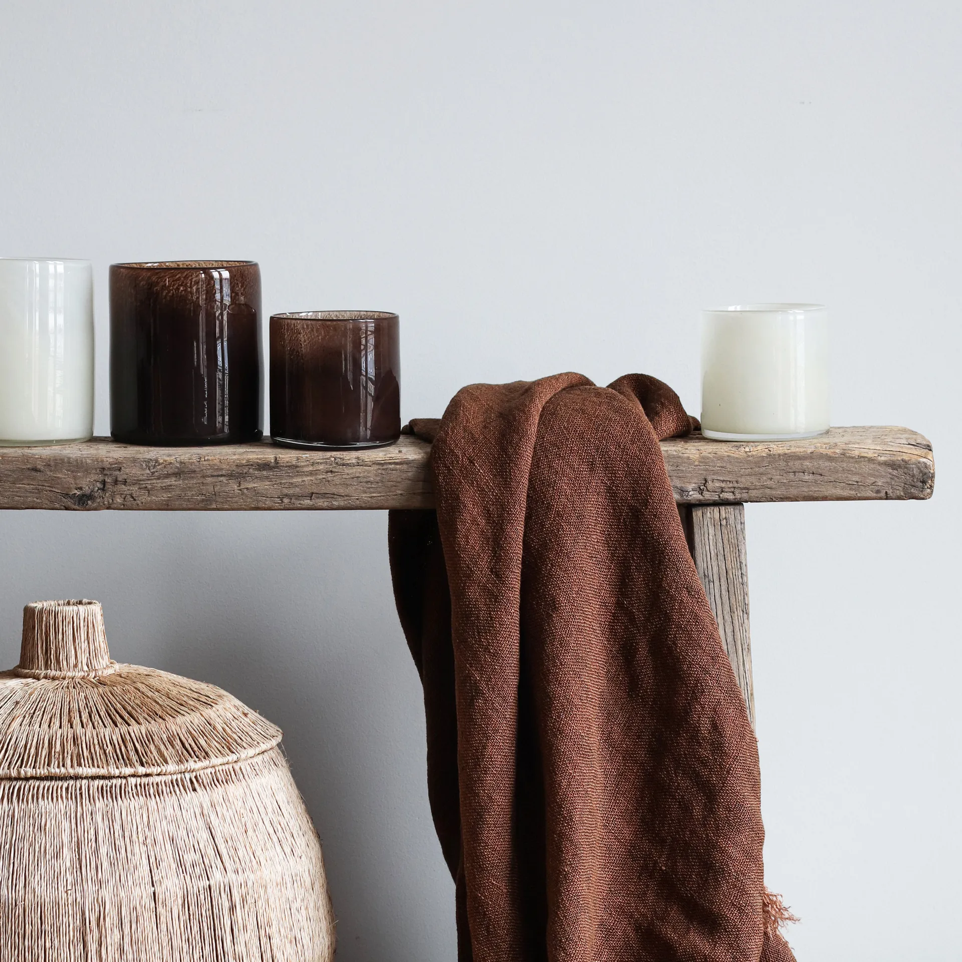 Portavelas Lyric M, marrón oscuro Tell Me More