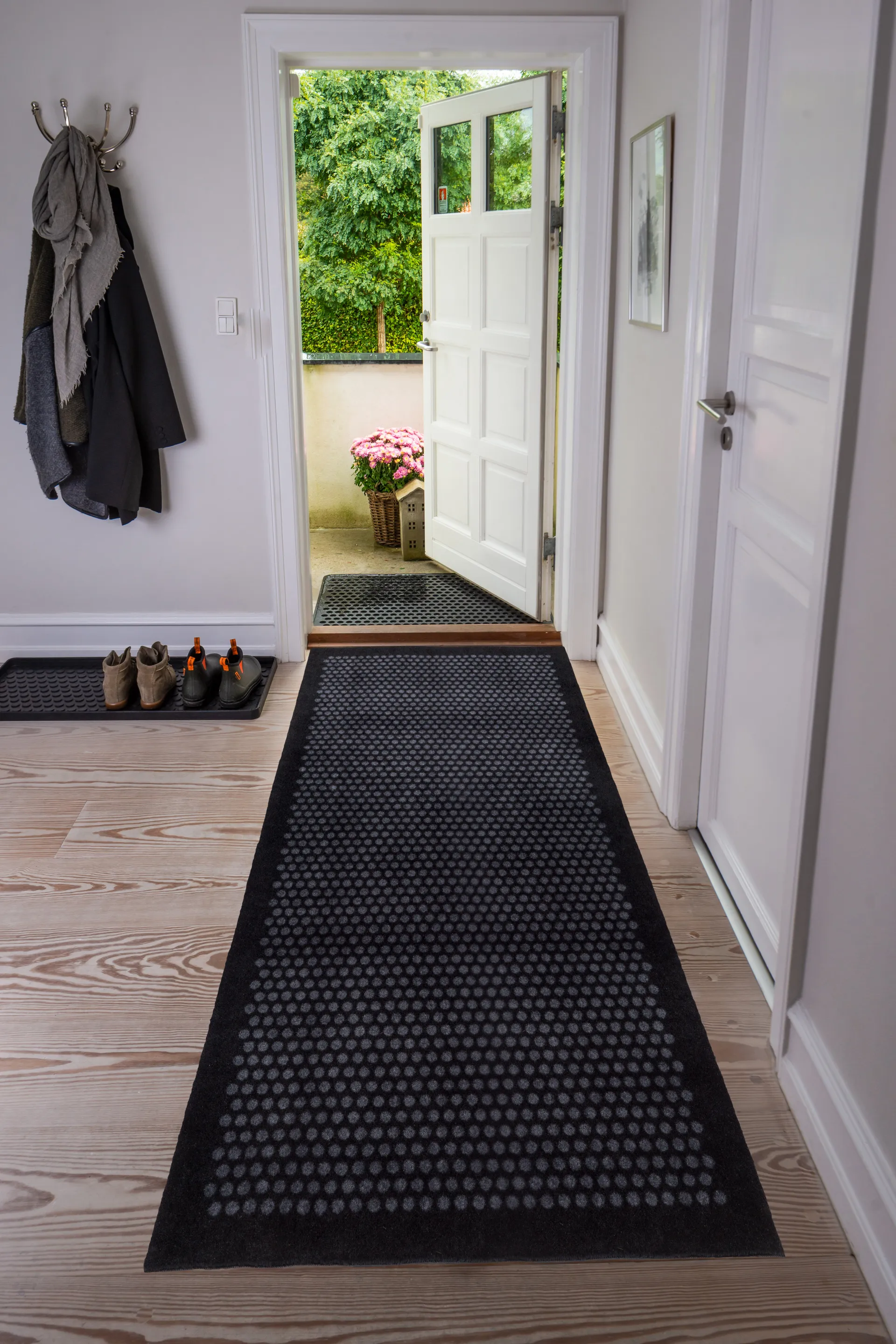 Alfombra Dot, Black, 90x200 cm tica copenhagen