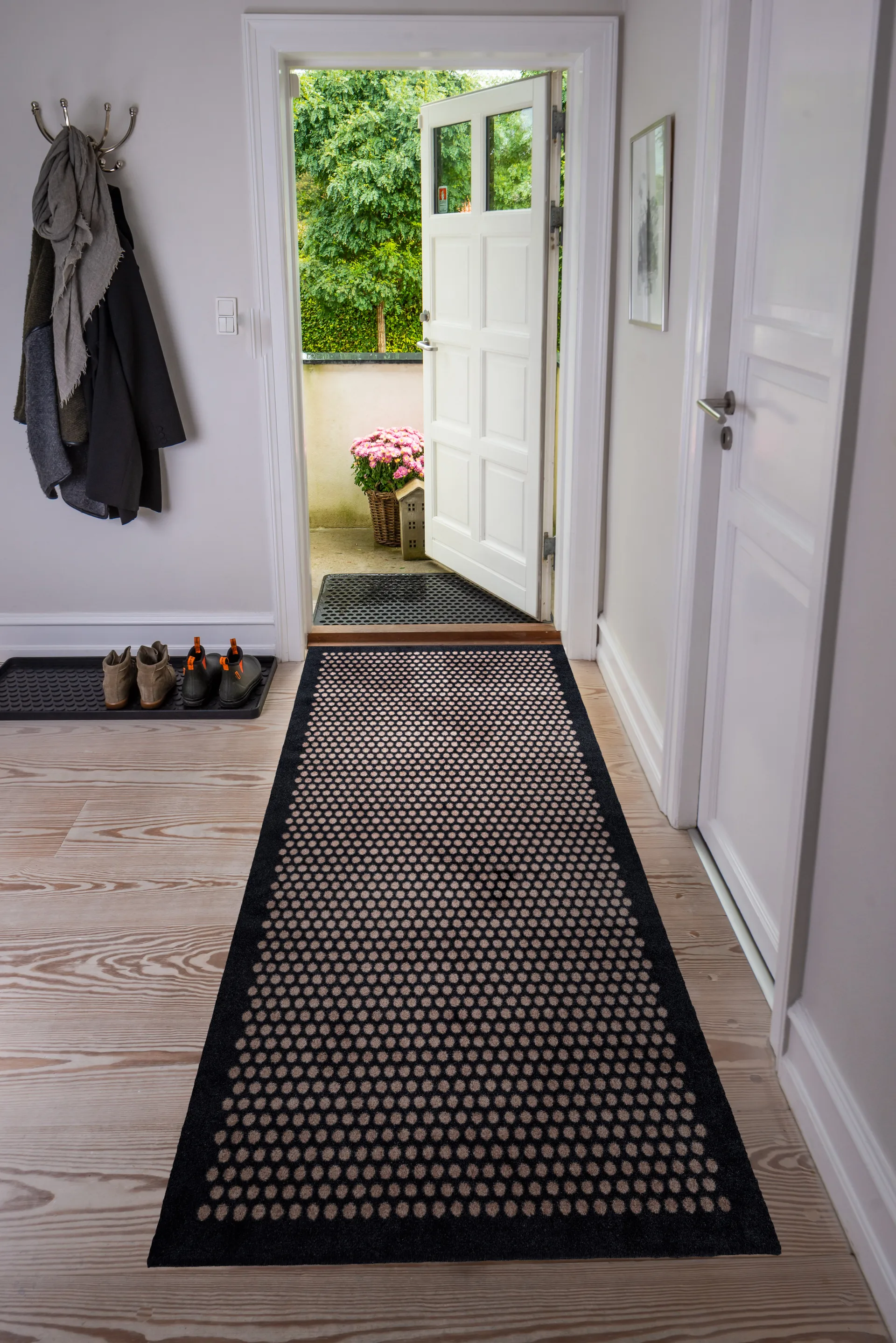 Alfombra Dot, Black-sand, 90x200 cm tica copenhagen