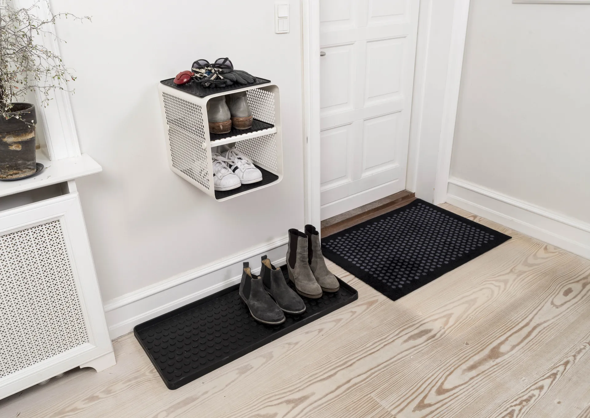 Felpudo Dot, Black, 60x90 cm tica copenhagen