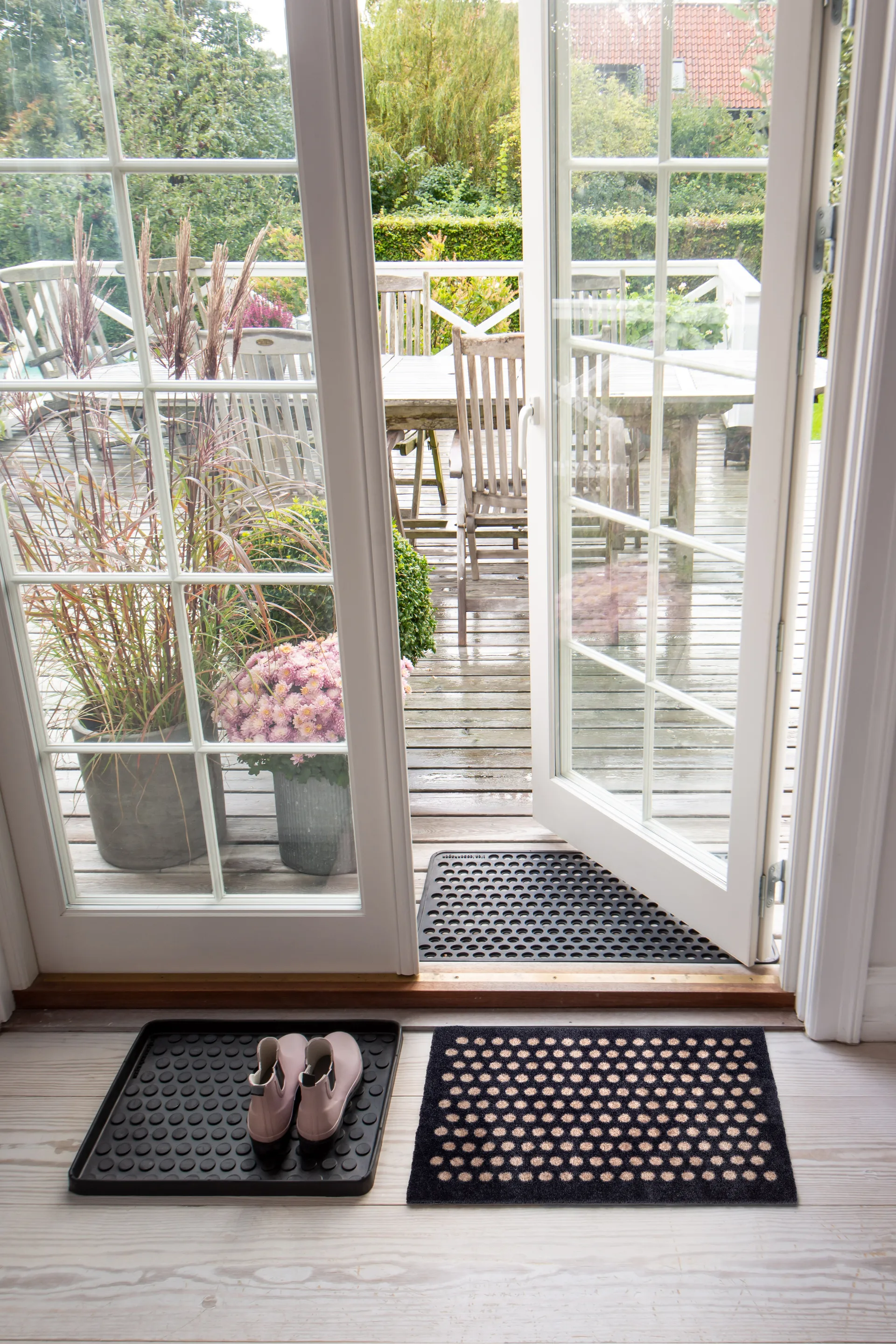 Felpudo Dot, Black-sand, 40x60 cm tica copenhagen