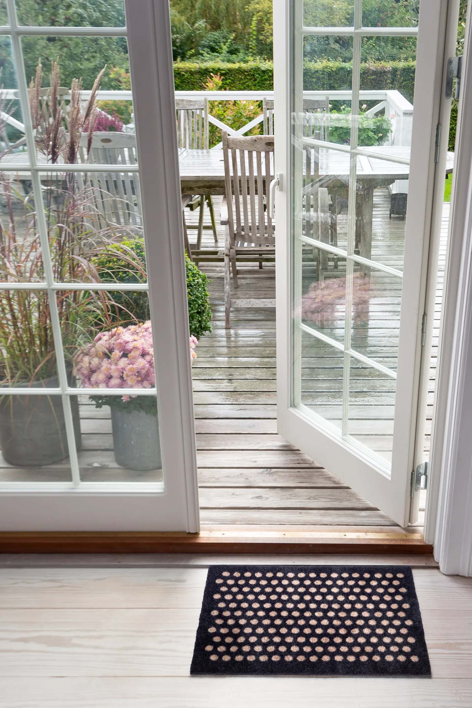 Felpudo Dot, Black-sand, 40x60 cm tica copenhagen