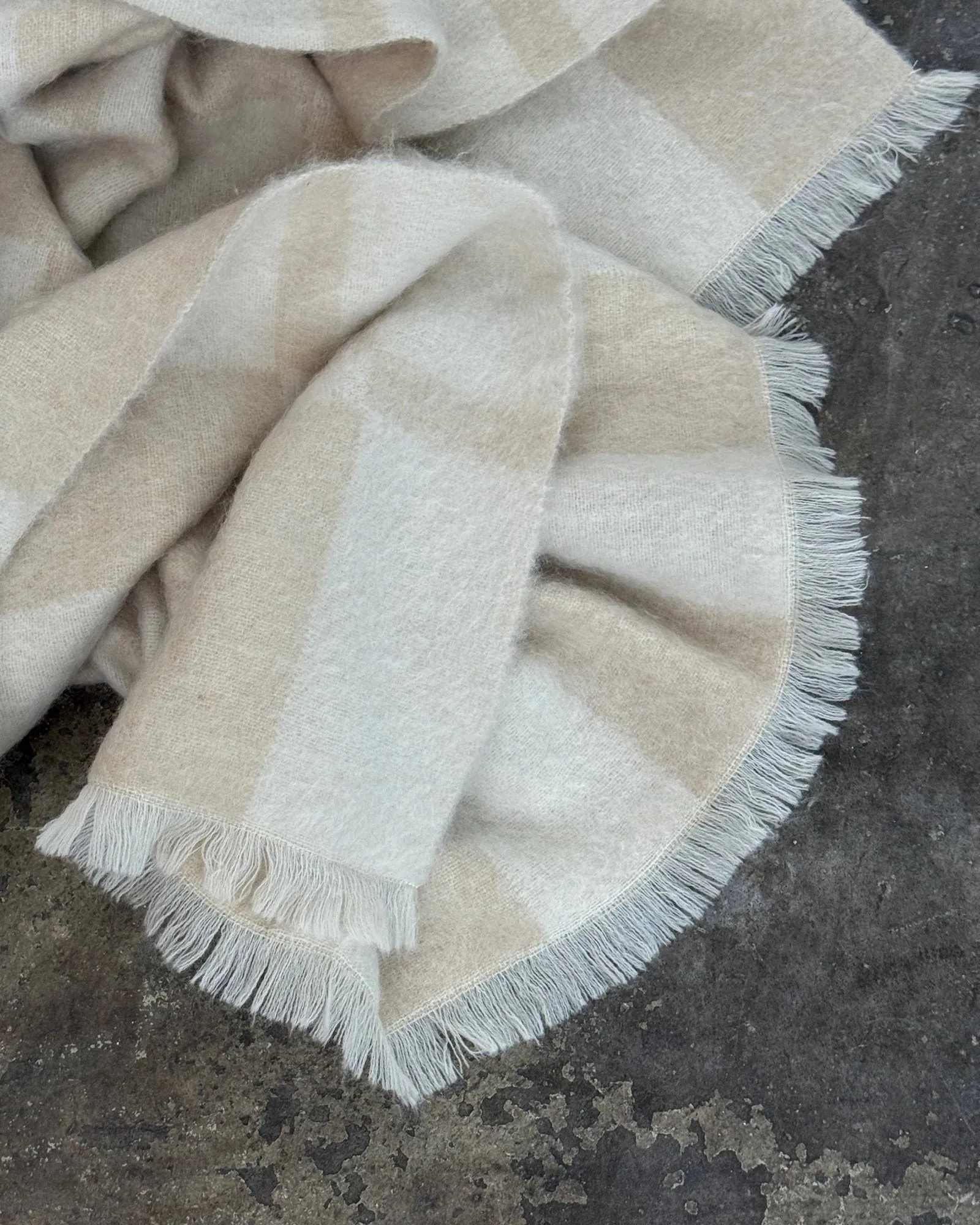 Manta de mohair Hallin, Beige-off white, 130x170 cm Tinted