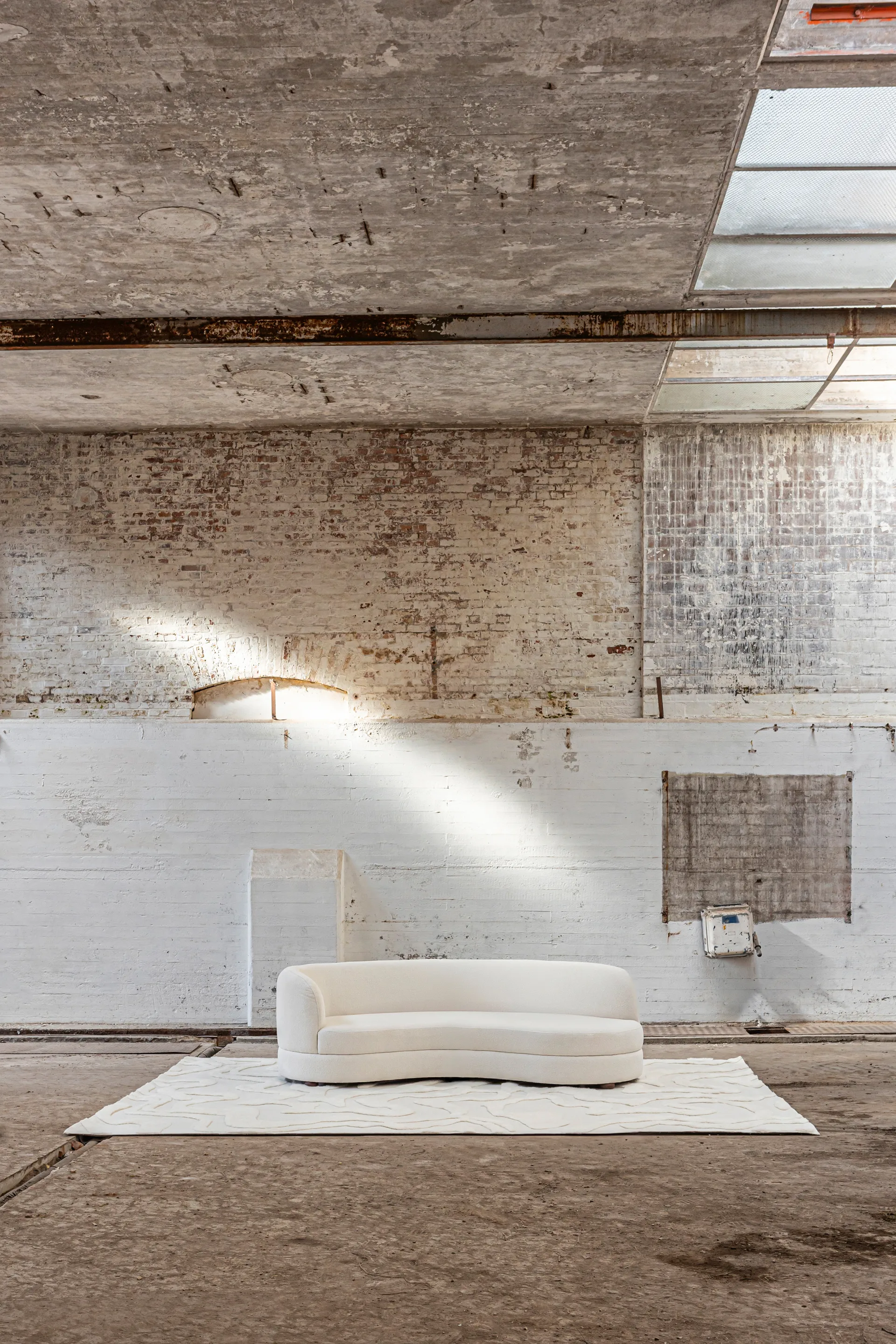 Sofá Delon, Bouclé off‑white Tinted