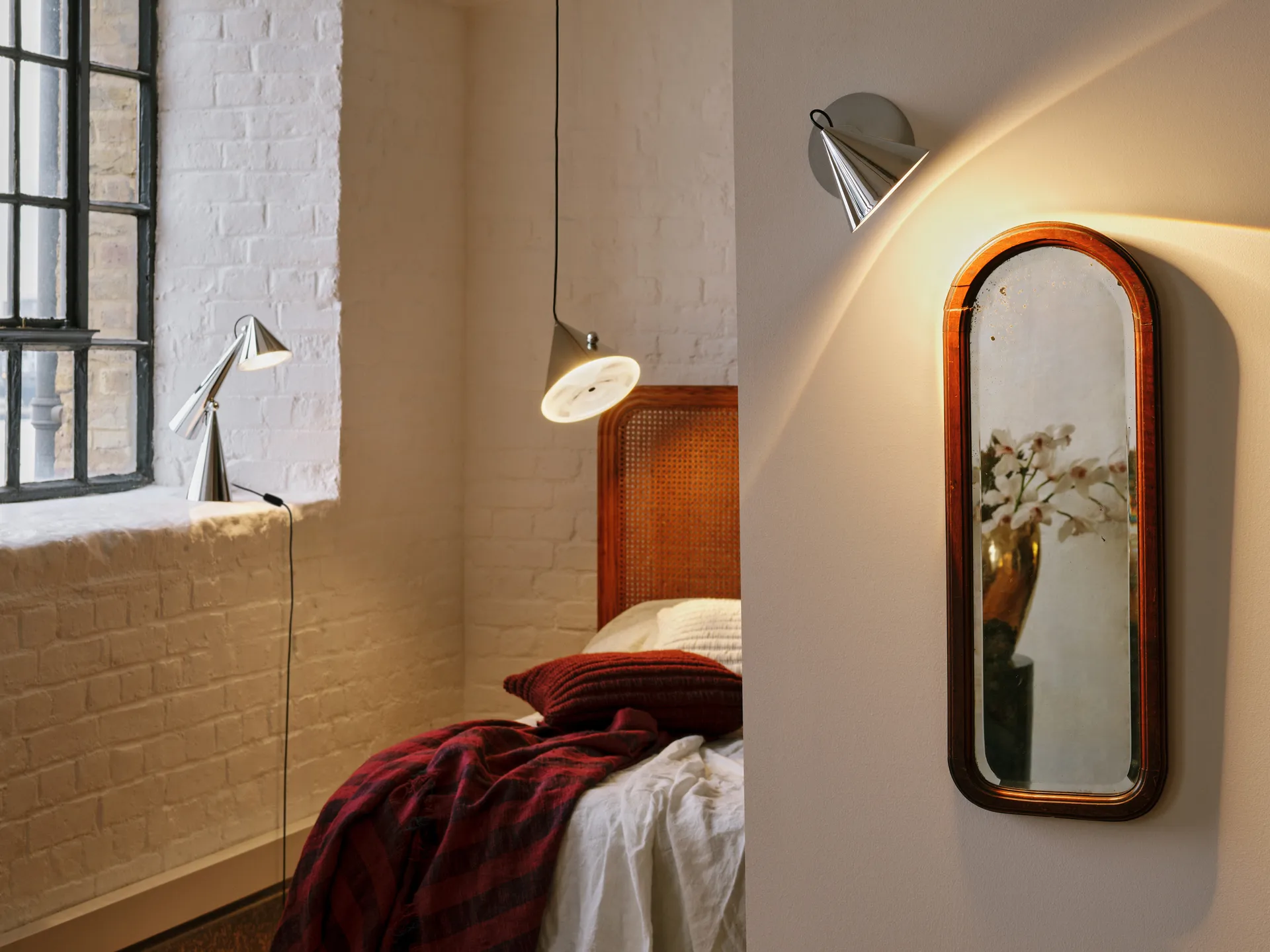 Aplique de pared Pose Surface, Plata Tom Dixon