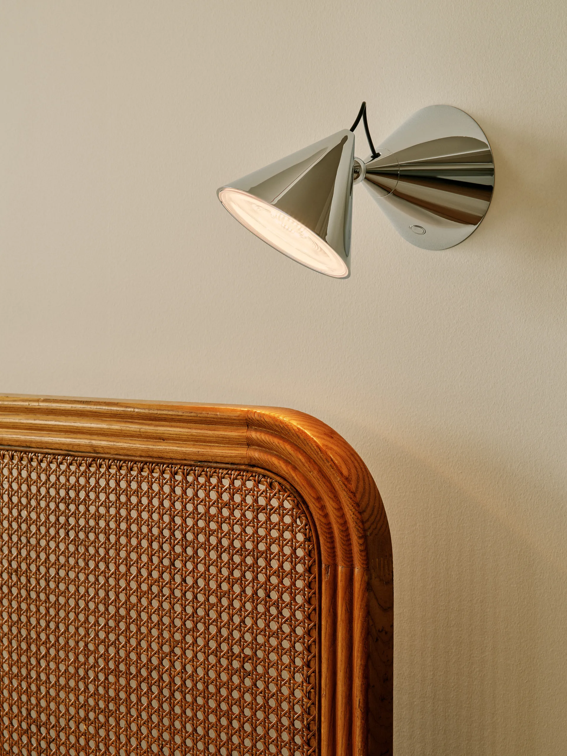 Aplique de pared Pose Surface, Plata Tom Dixon