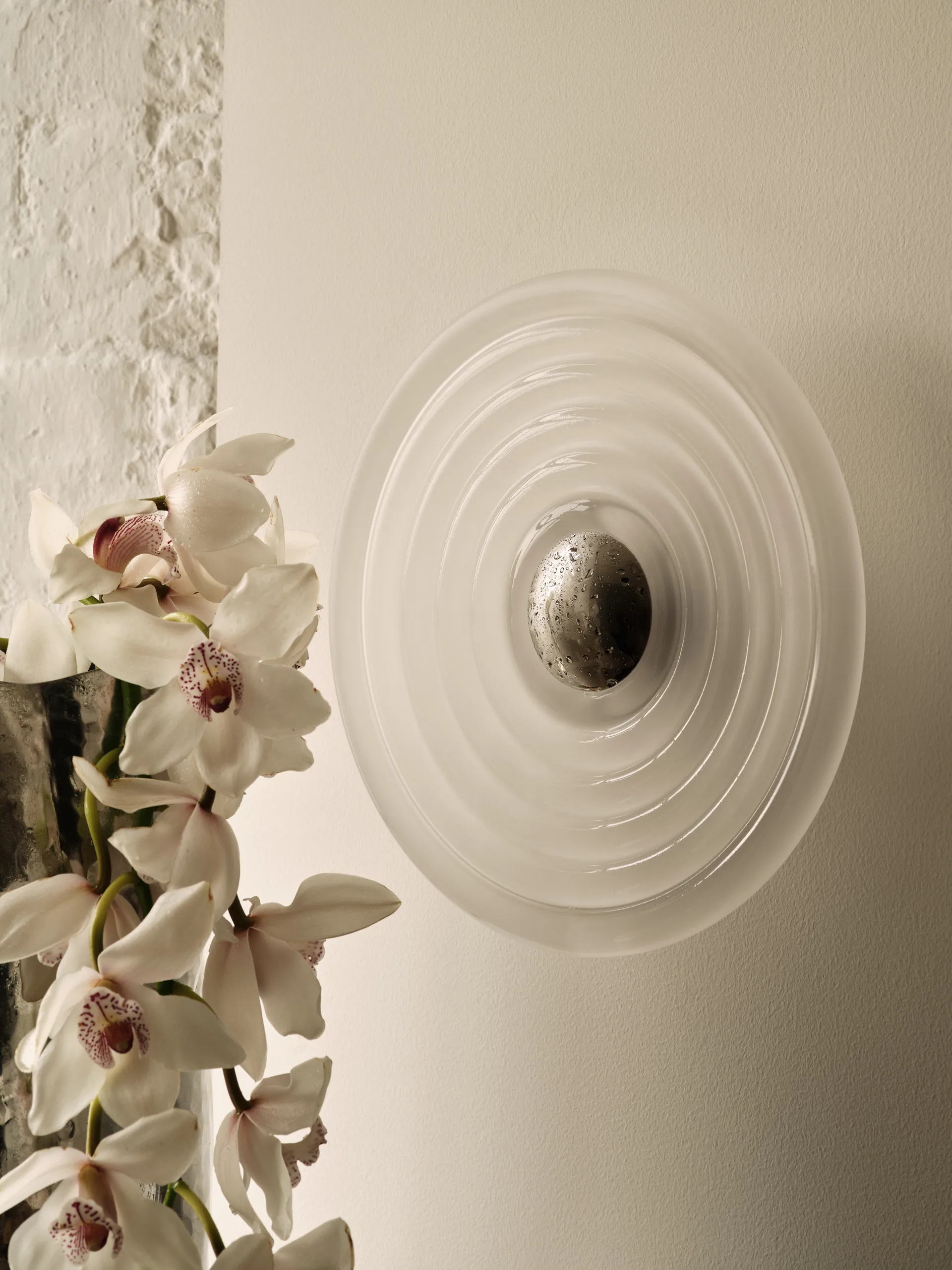 Aplique de pared Press Surface large LED 35 cm, Esmerilado Tom Dixon