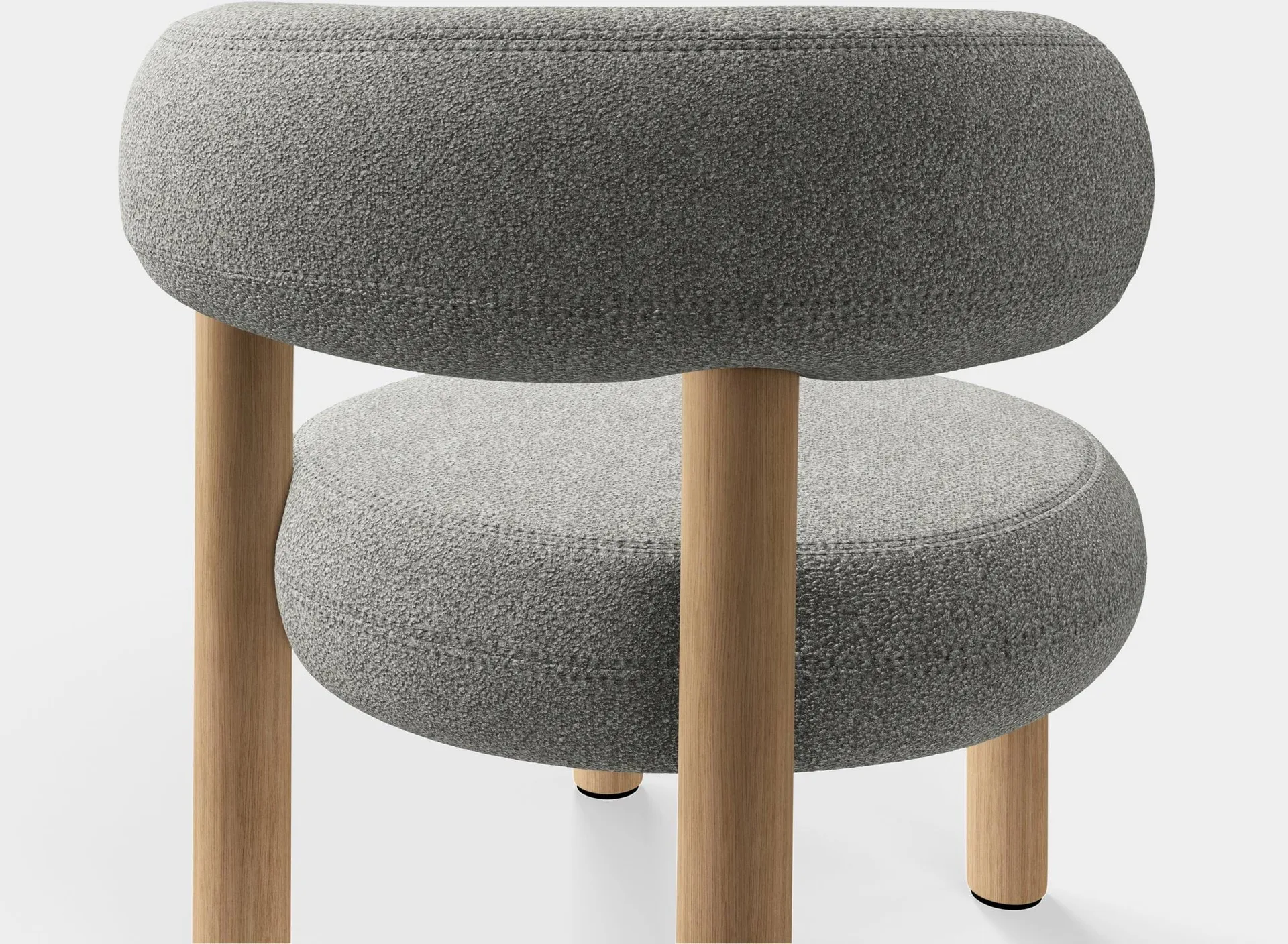 Butaca lounge Fat, Madera natural cepillada y bouclé alpino natural Tom Dixon
