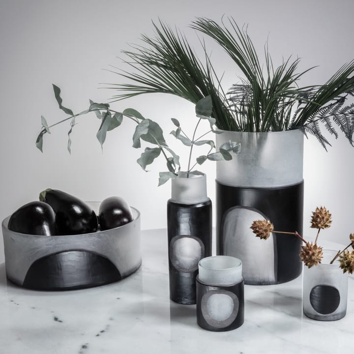 Jarrón Carved mediano - negro - Tom Dixon