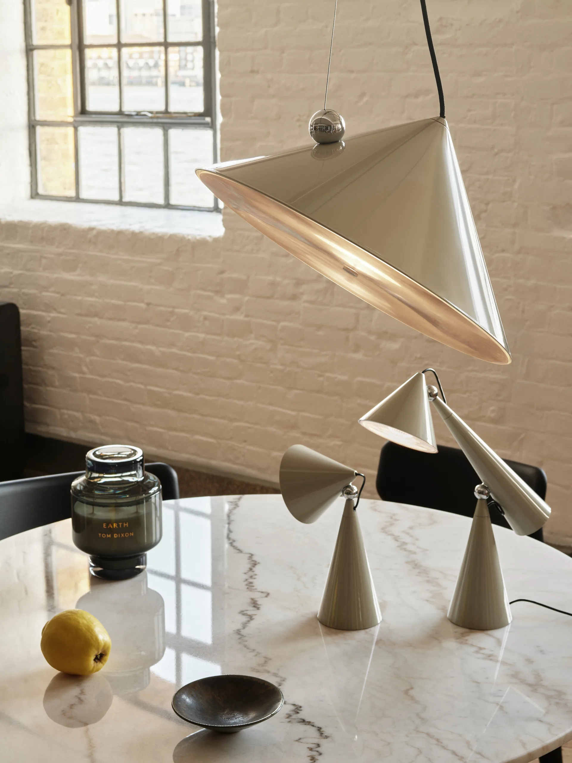 Lámpara colgante Pose, Putty, Ø25 x 24,5 cm Tom Dixon