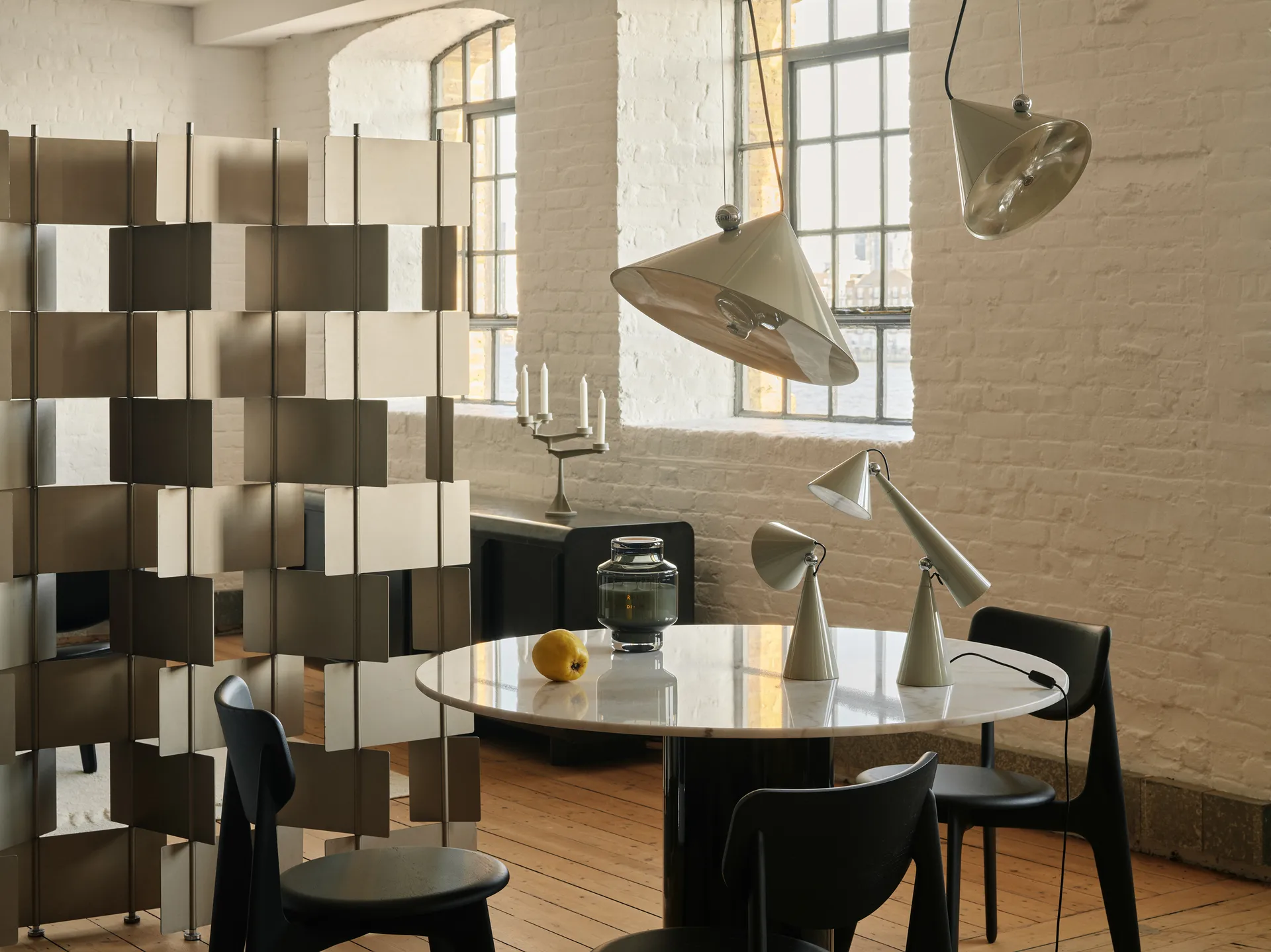 Lámpara colgante Pose, Putty, Ø43 x 30 cm Tom Dixon