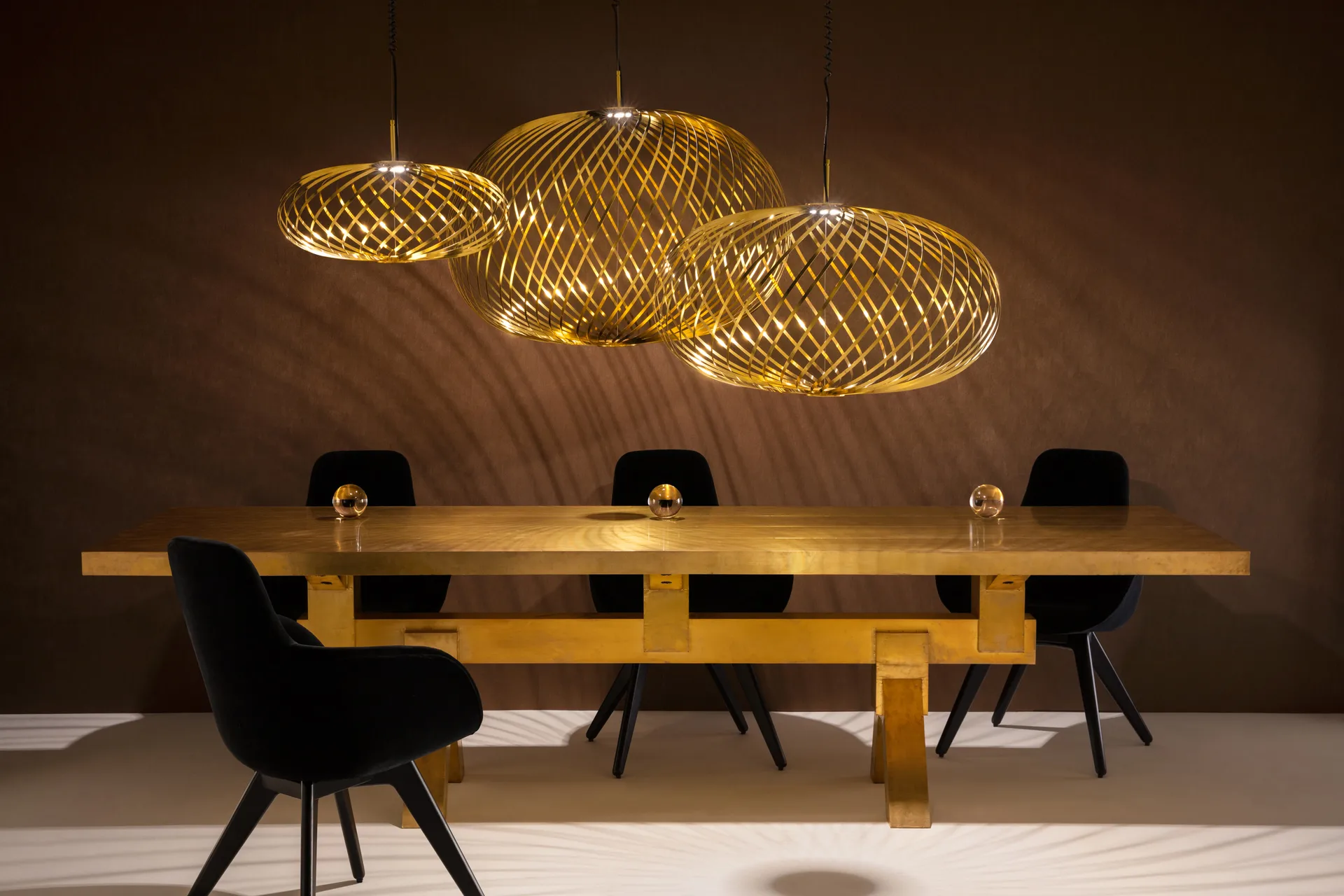 Lámpara colgante Spring LED latón, Pequeño Tom Dixon