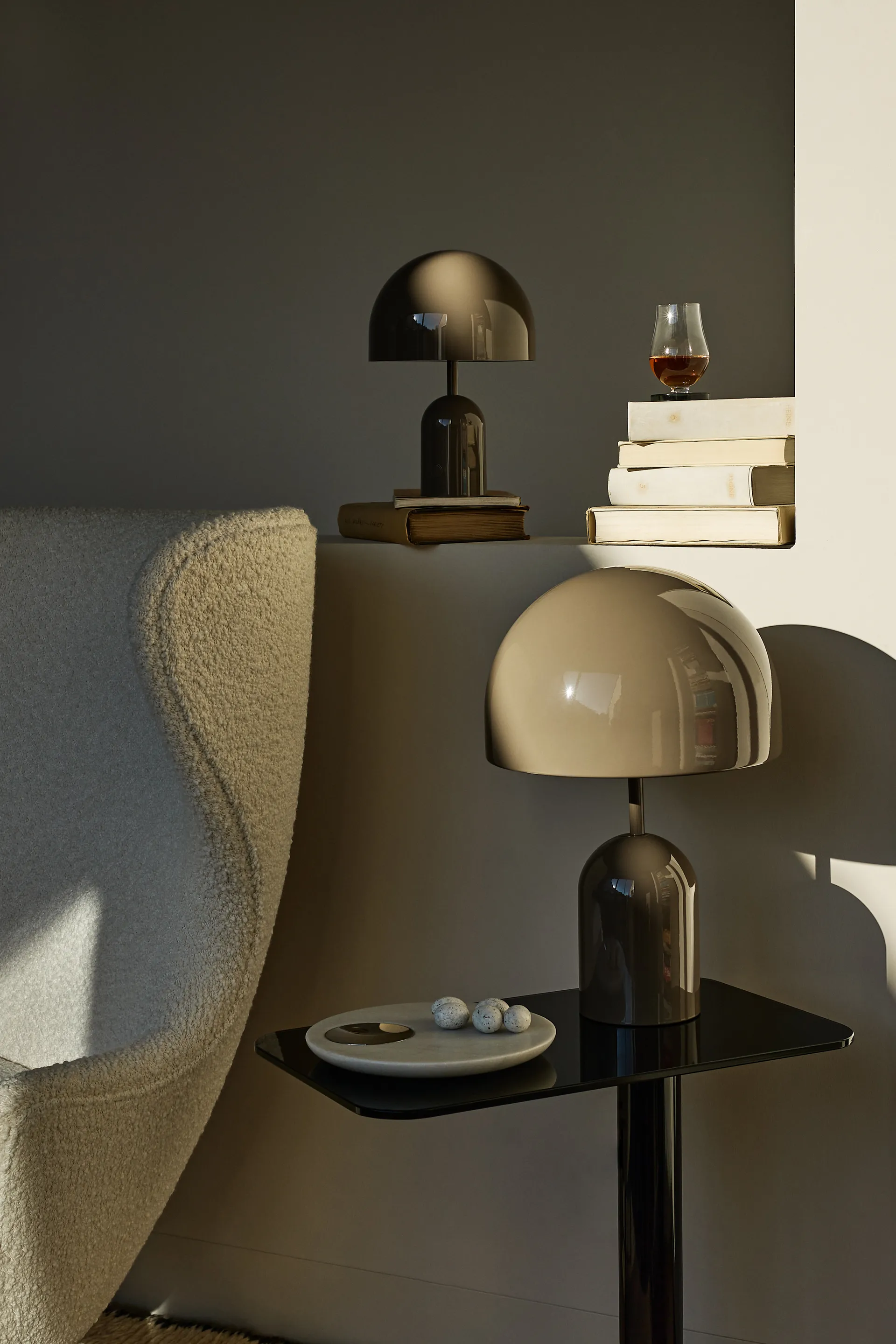 Lámpara de mesa Bell, Taupe Tom Dixon