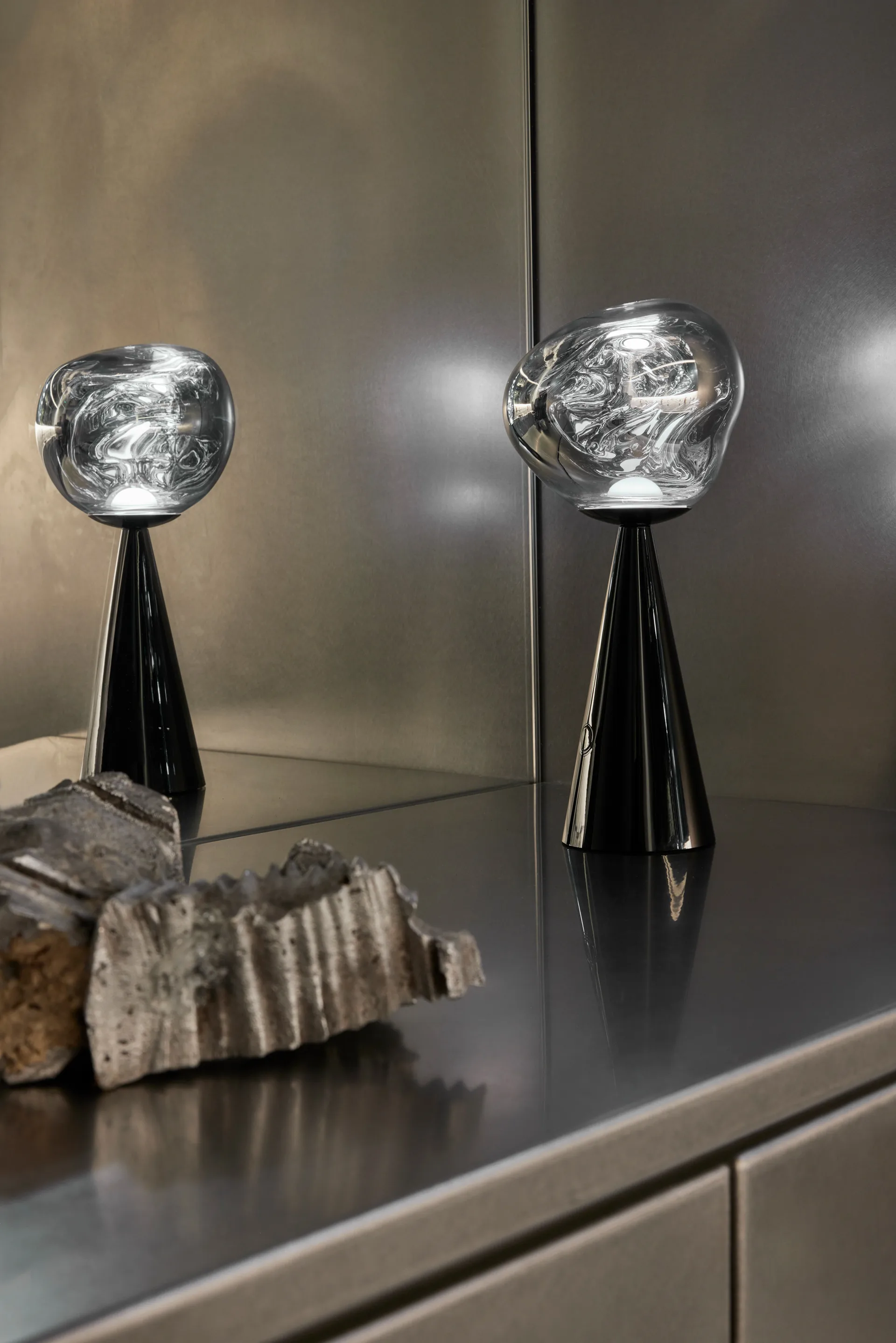 Lámpara de mesa Melt Portable LED 28,5 cm, Negro Tom Dixon