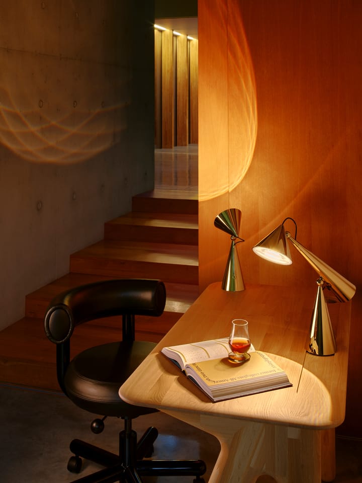 Lámpara de mesa Pose Portable LED, Dorado Tom Dixon