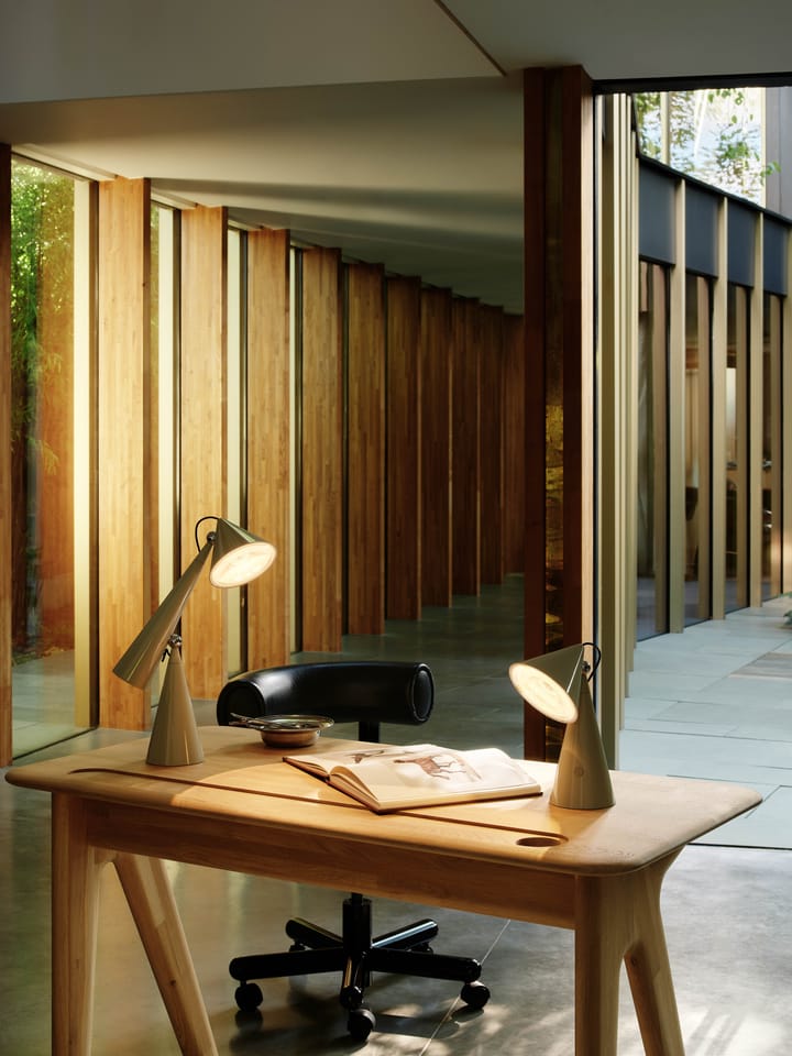 Lámpara de mesa Pose Portable LED, Masilla Tom Dixon