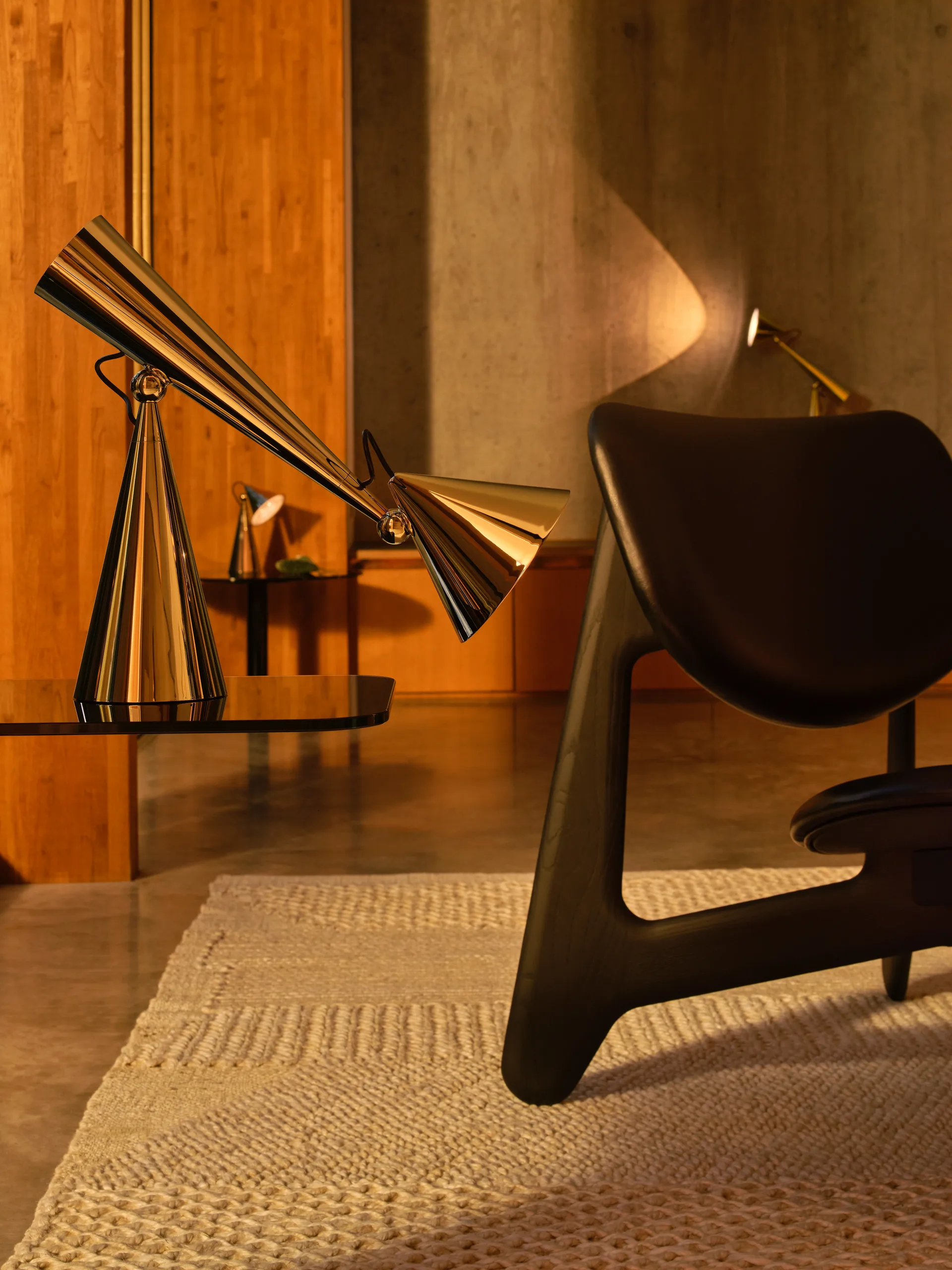 Lámpara de mesa Pose Task LED, Dorado Tom Dixon