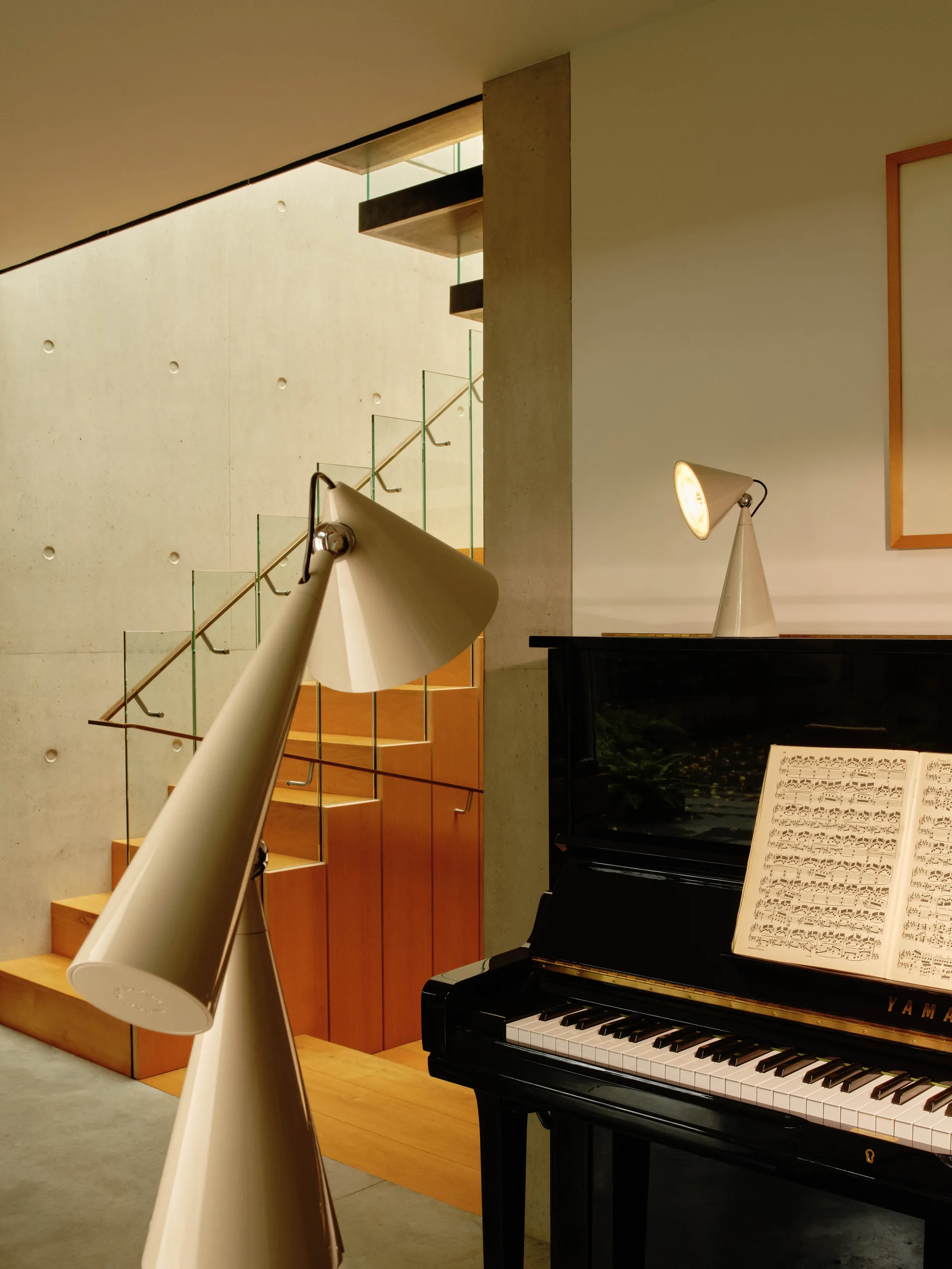 Lámpara de mesa Pose Task LED, Masilla Tom Dixon