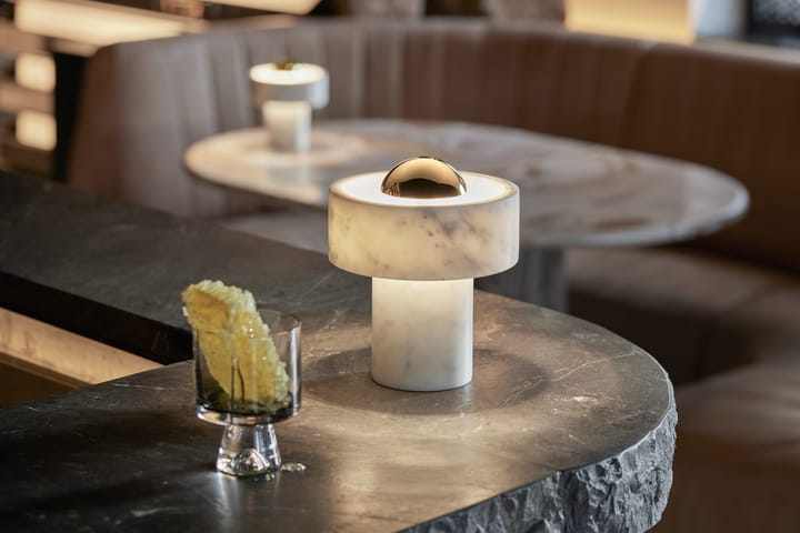 Lámpara de mesa Stone Portable LED 28 cm, Marble-gold Tom Dixon