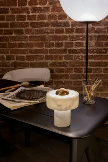 Lámpara de mesa Stone Portable LED 28 cm - Marmol-dorado - Tom Dixon