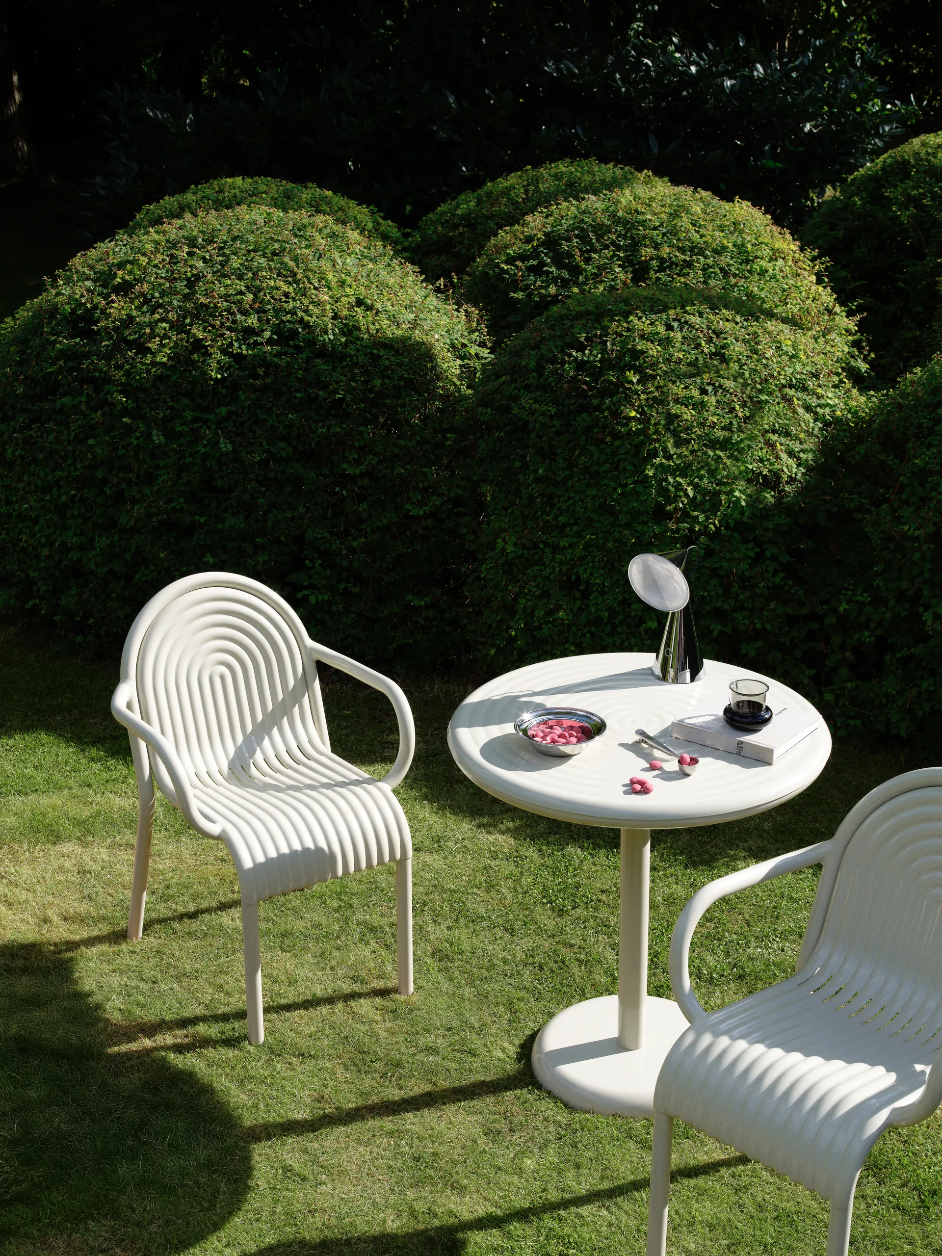 Mesa de café Groove redonda - Putty, Ø70 cm Tom Dixon