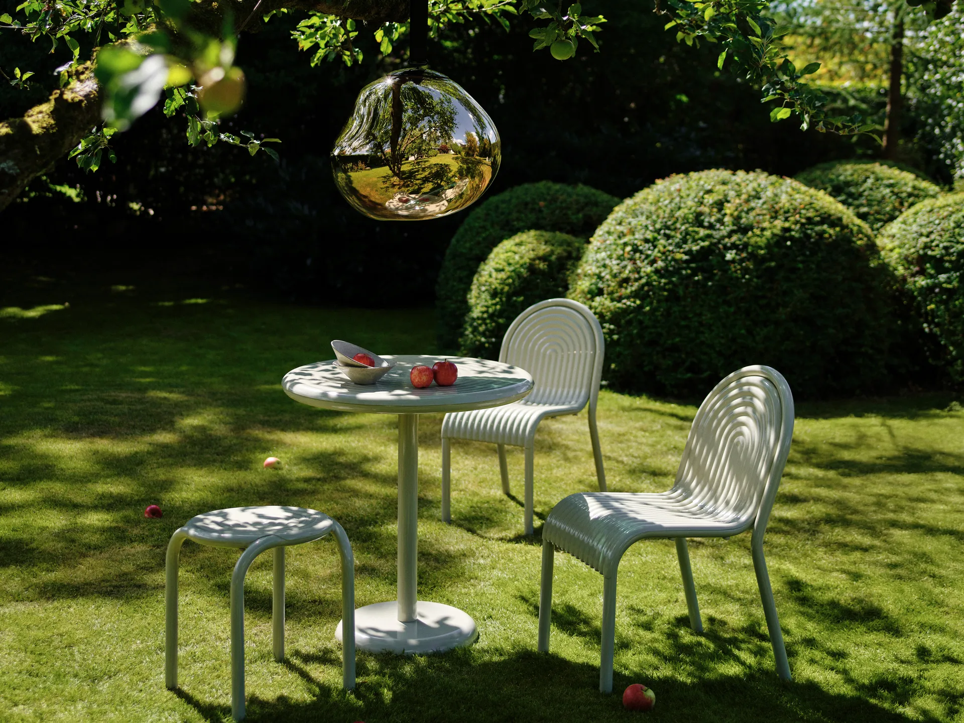 Mesa de café Groove redonda - Putty, Ø70 cm Tom Dixon