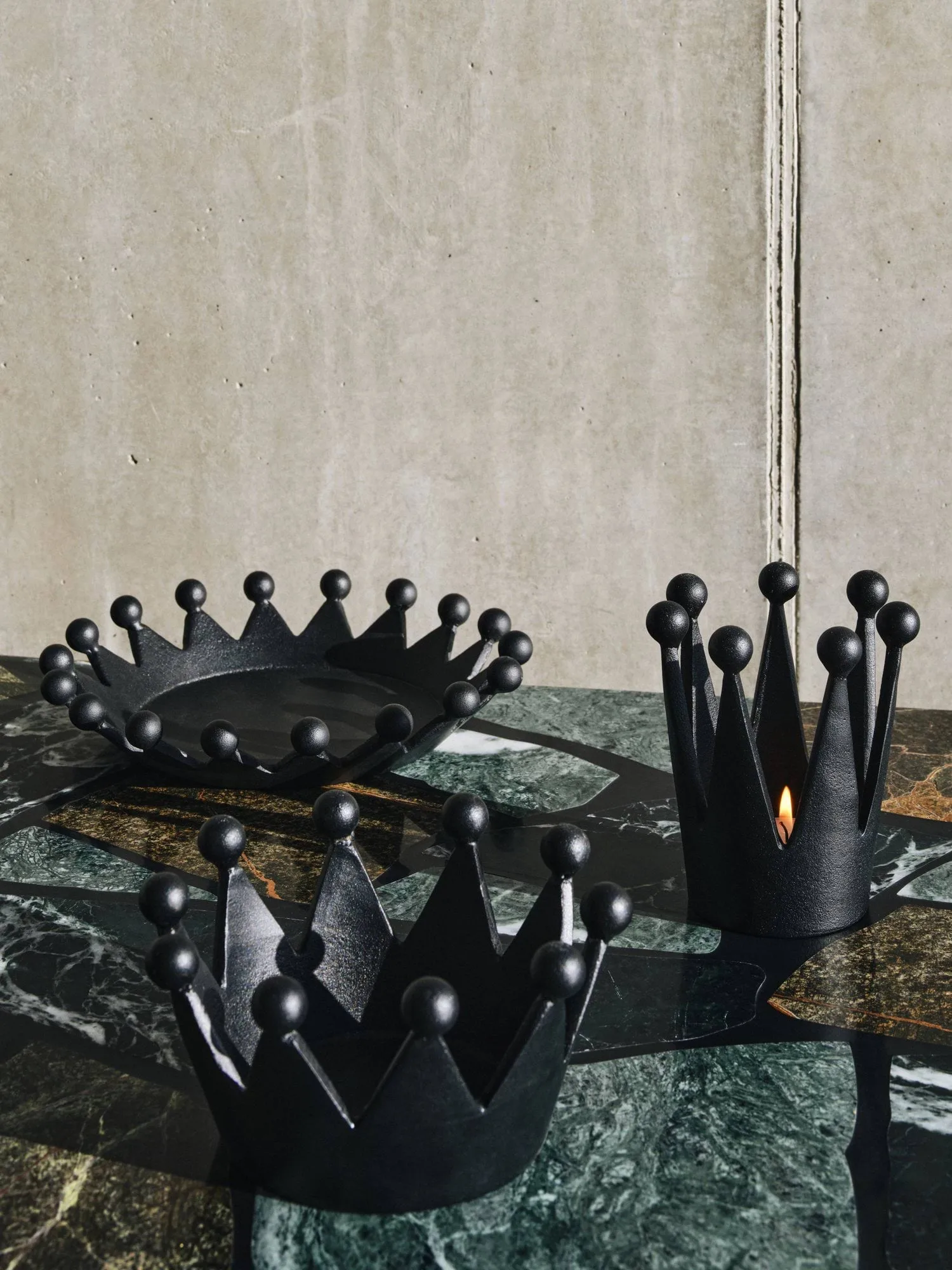 Portavelas Cast Iron Crown, Ø14x8,2 cm Tom Dixon