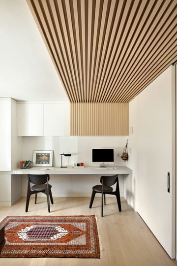 Silla de comedor Slab con asiento tapizado - Roble negro-cuero negro - Tom Dixon