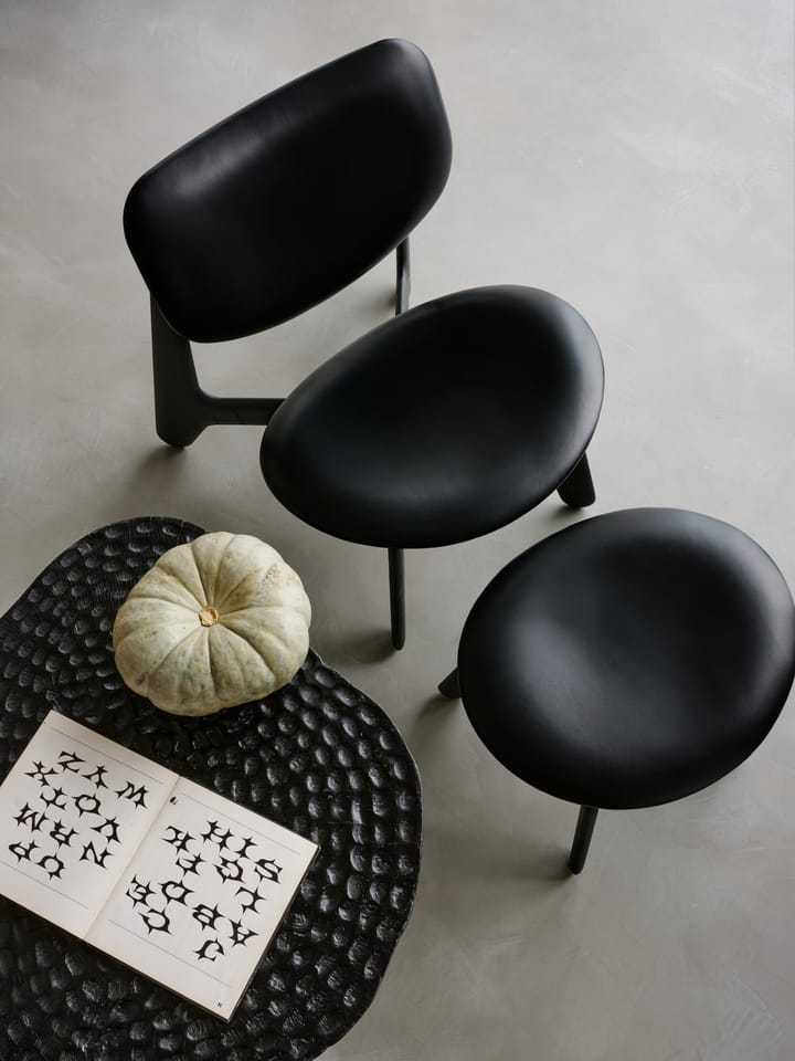 Sillón lounge con asiento tapizado Slab, Fresno negro-piel negra Tom Dixon