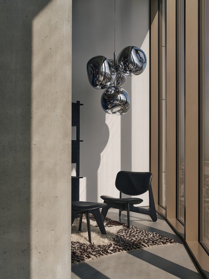 Sillón lounge con asiento tapizado Slab, Fresno negro-piel negra Tom Dixon
