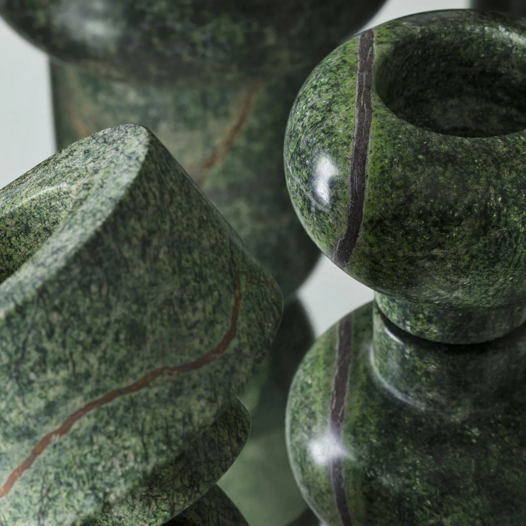 Stone Stacking candelabro de 5 piezas, Verde Tom Dixon