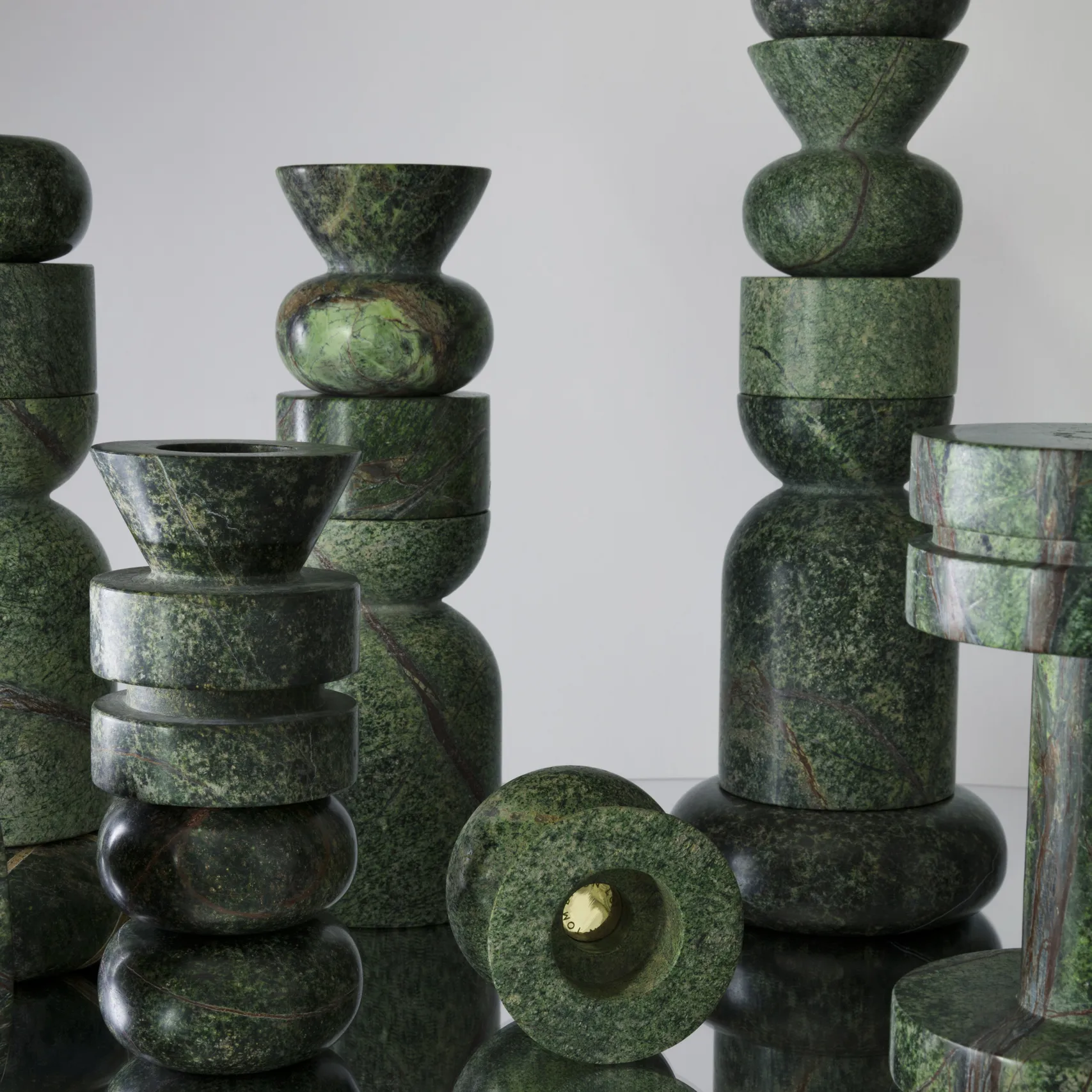 Stone Stacking candelabro de 5 piezas, Verde Tom Dixon