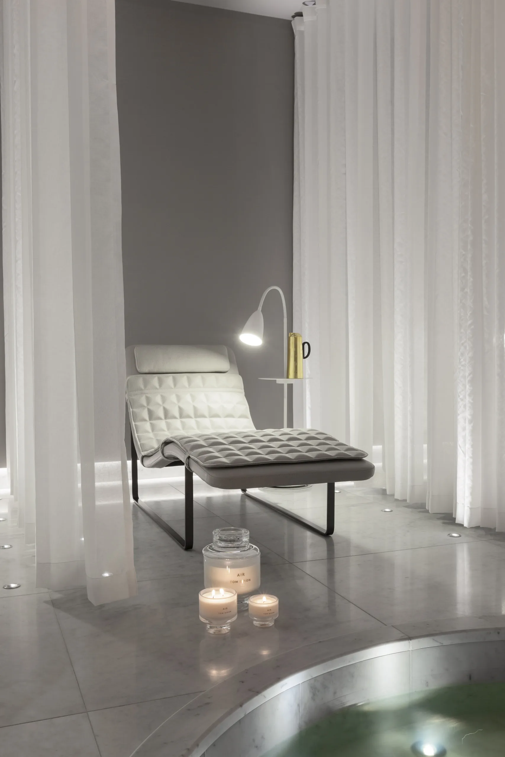 Vela aromática Elements grande, Aire Tom Dixon