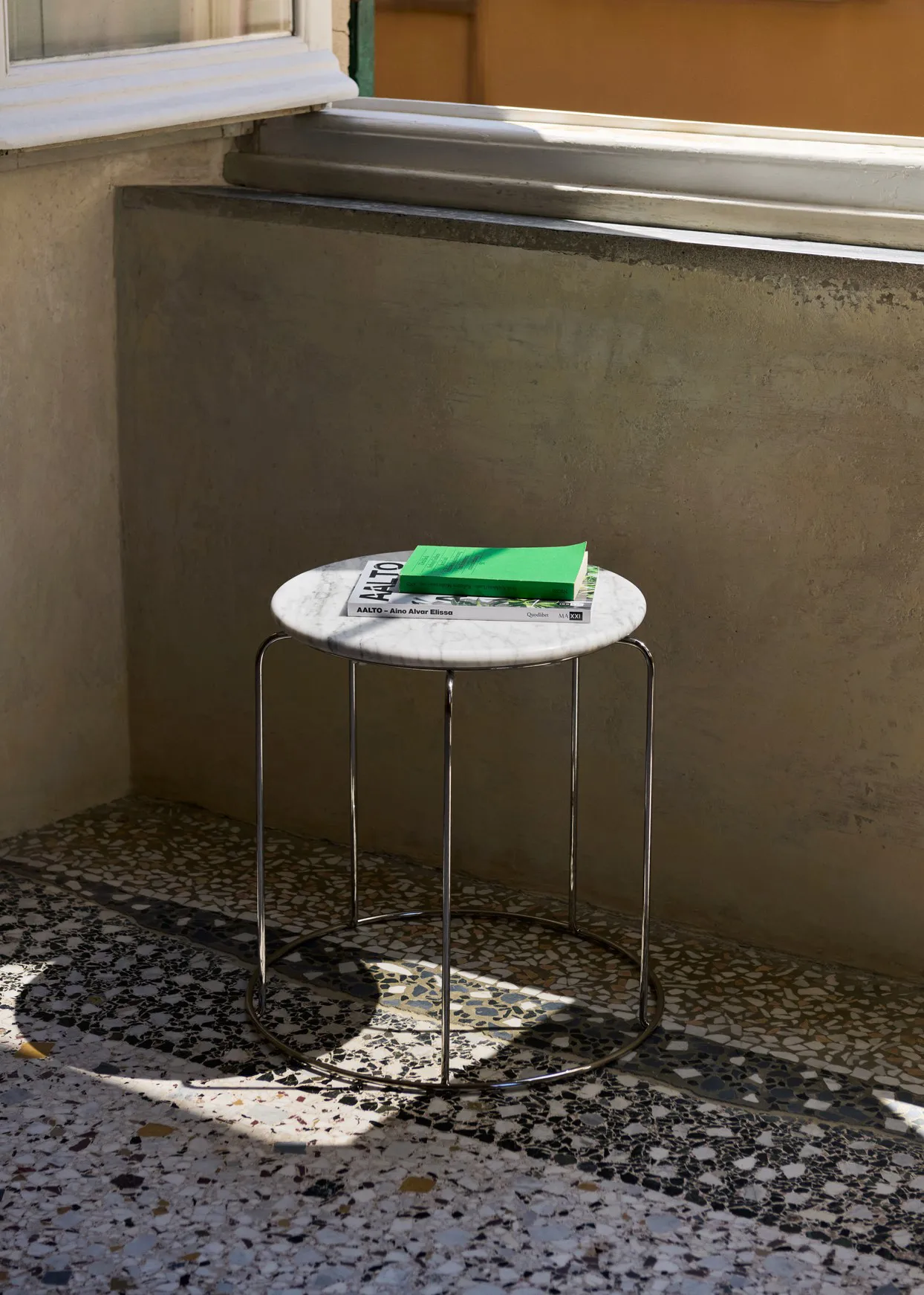 Balda superior Wire Stool VP11 Ø38 cm, Bianco Carrara mármol &Tradition