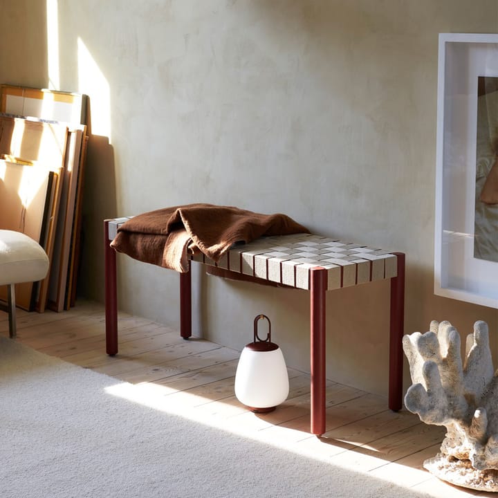 Banco Betty TK4, Black, asiento de banda de lino trenzada natural &Tradition