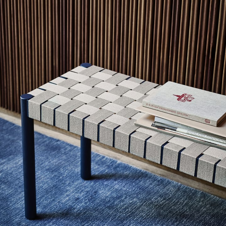 Banco Betty TK5, Oak, asiento de banda de lino trenzada &Tradition