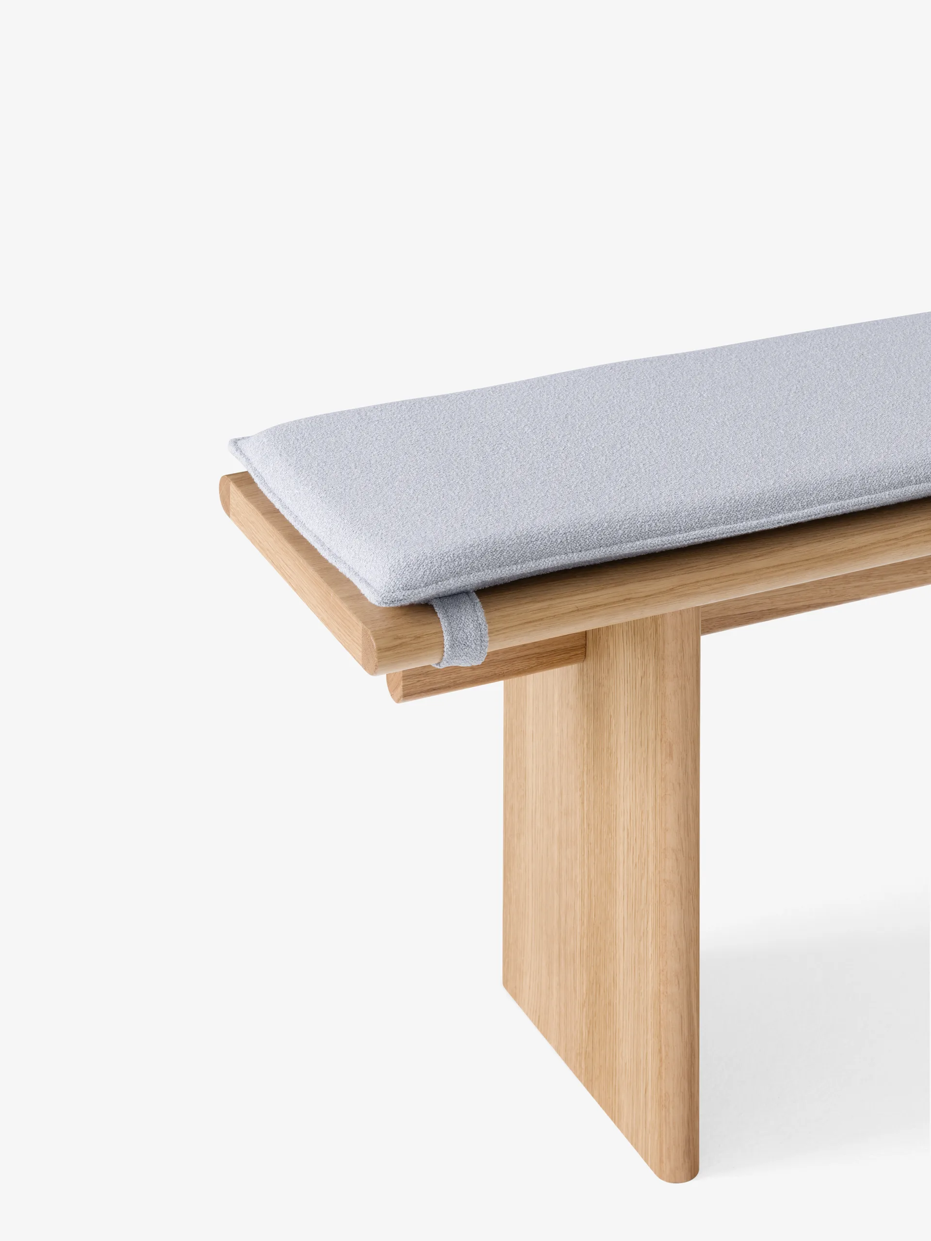 Banco Ita OS5 con cojín de asiento, Acca 0731, 170 cm &Tradition