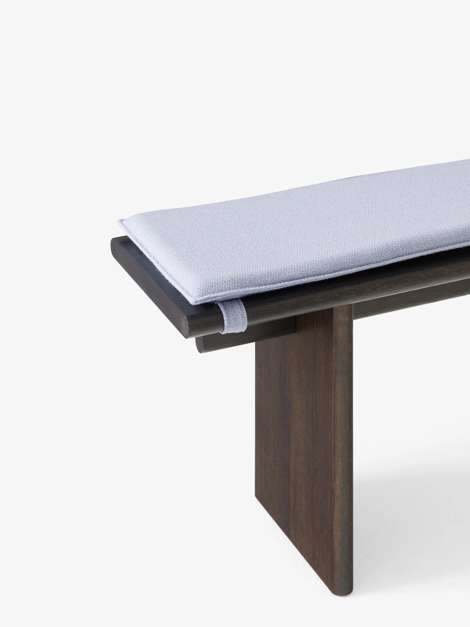 Banco Ita OS6 con cojín de asiento , Vidar 0723, 230 cm &Tradition