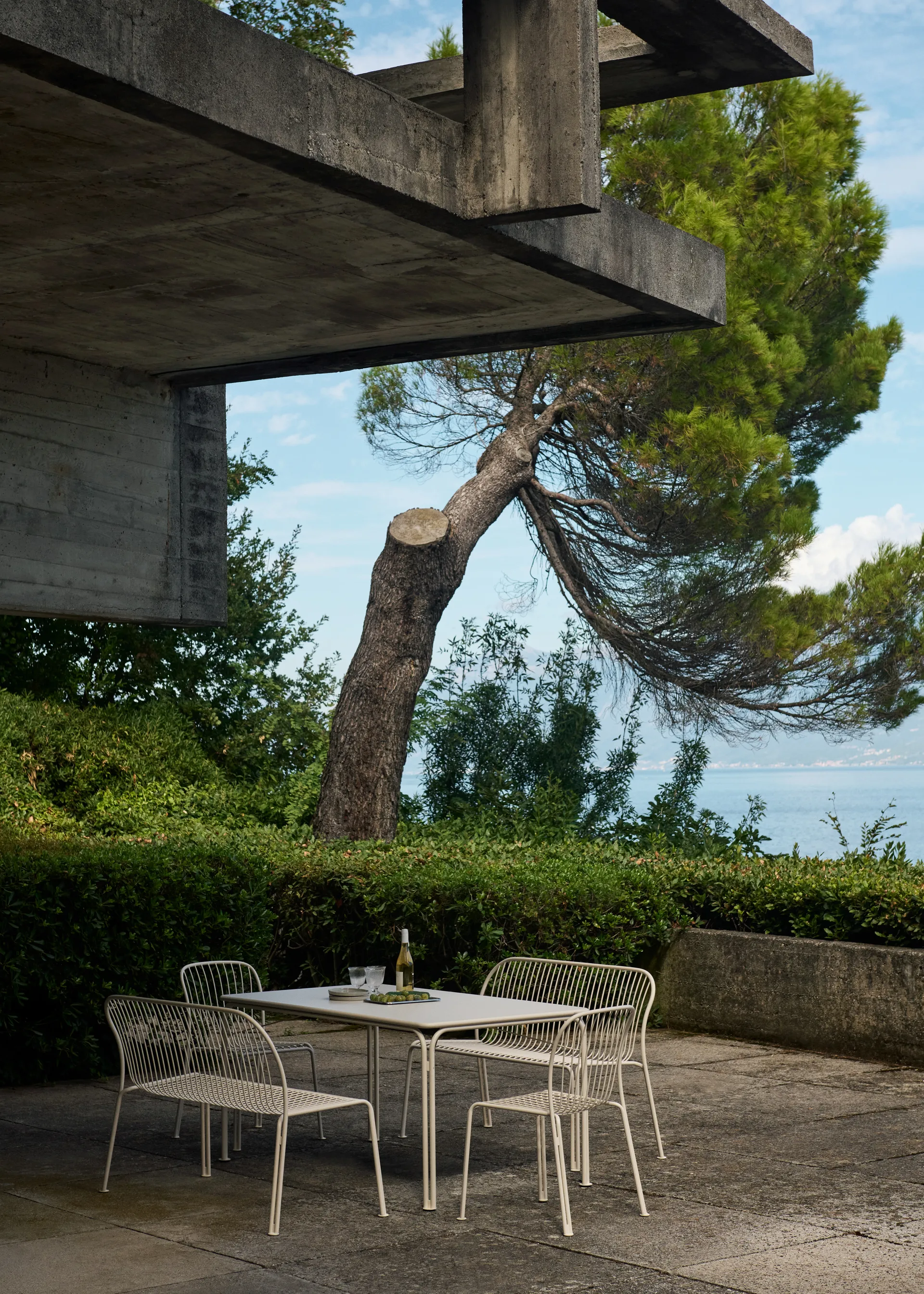 Banco Thorvald SC111 , Ivory, 129 cm &Tradition