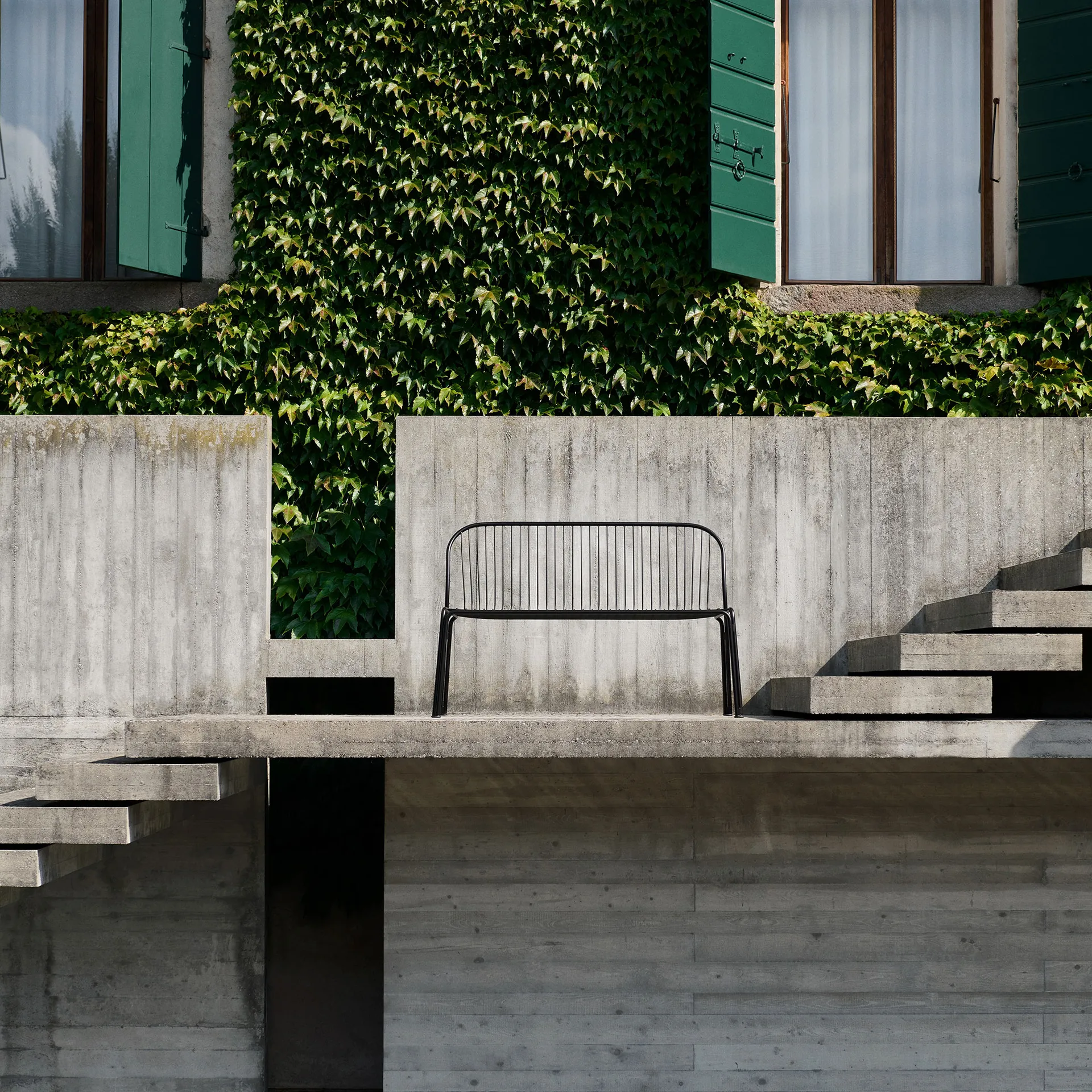 Banco Thorvald SC111 , Warm black, 129 cm &Tradition